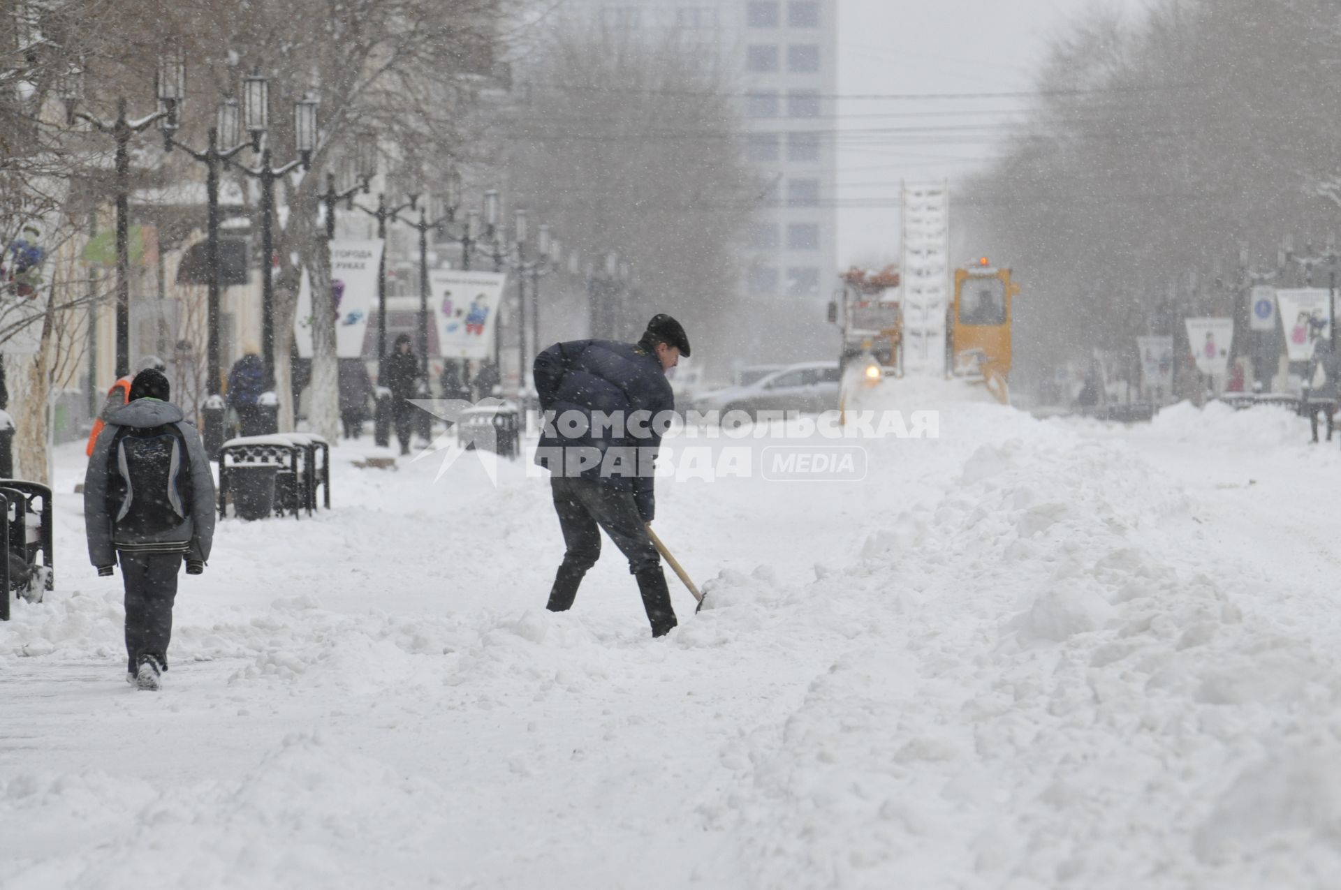 Зима в городе. На снимке: