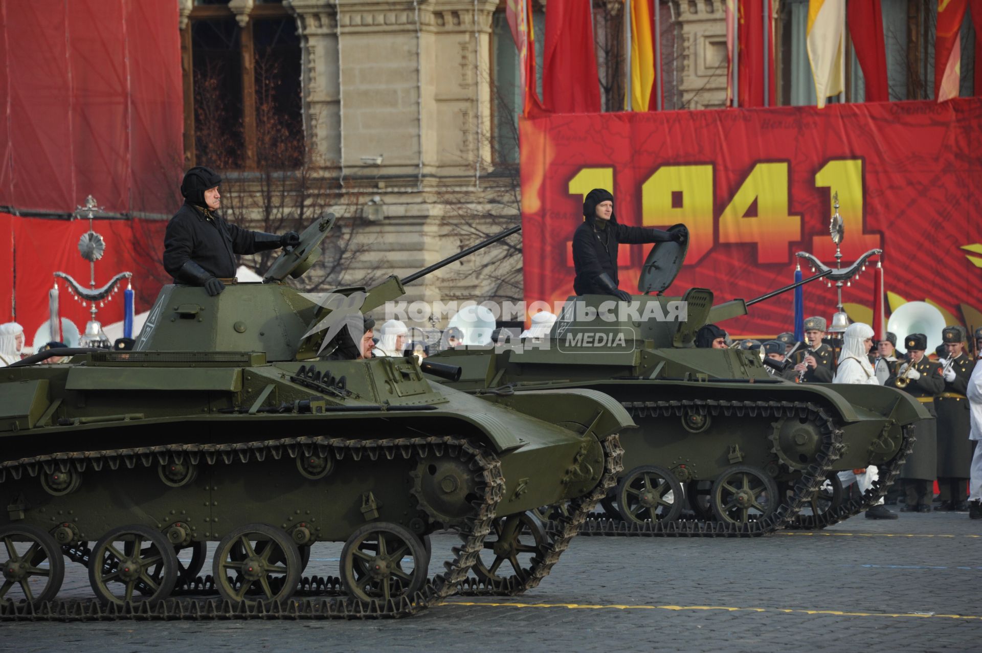 Красная площадь. Генеральная репетиция торжественного марша, посвященного параду войск на Красной площади 7 ноября 1941 года.