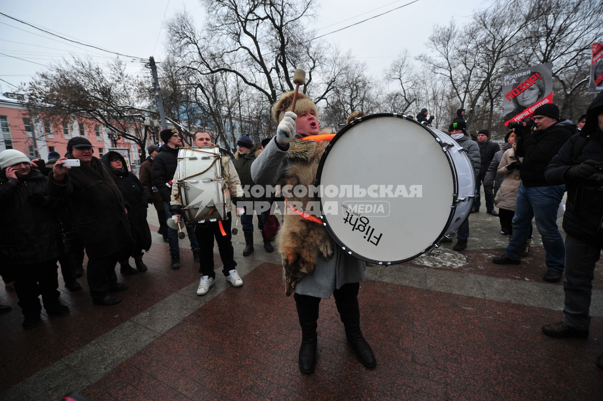 Шествие оппозиции `Марш против подлецов`. Шествие против `закона Димы Яковлева`, запретившего усыновление гражданами США российских сирот. Акция прошла от Пушкинской площади до проспекта Сахарова.