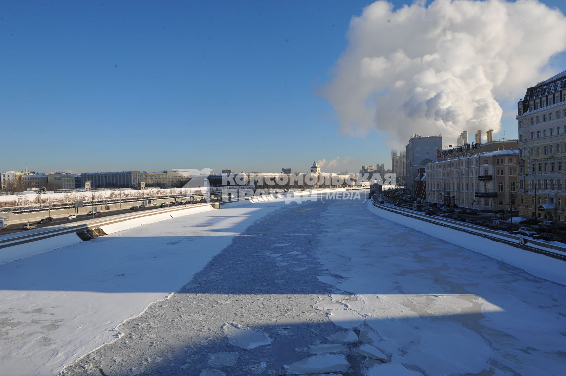 Лед на Москве-реке.