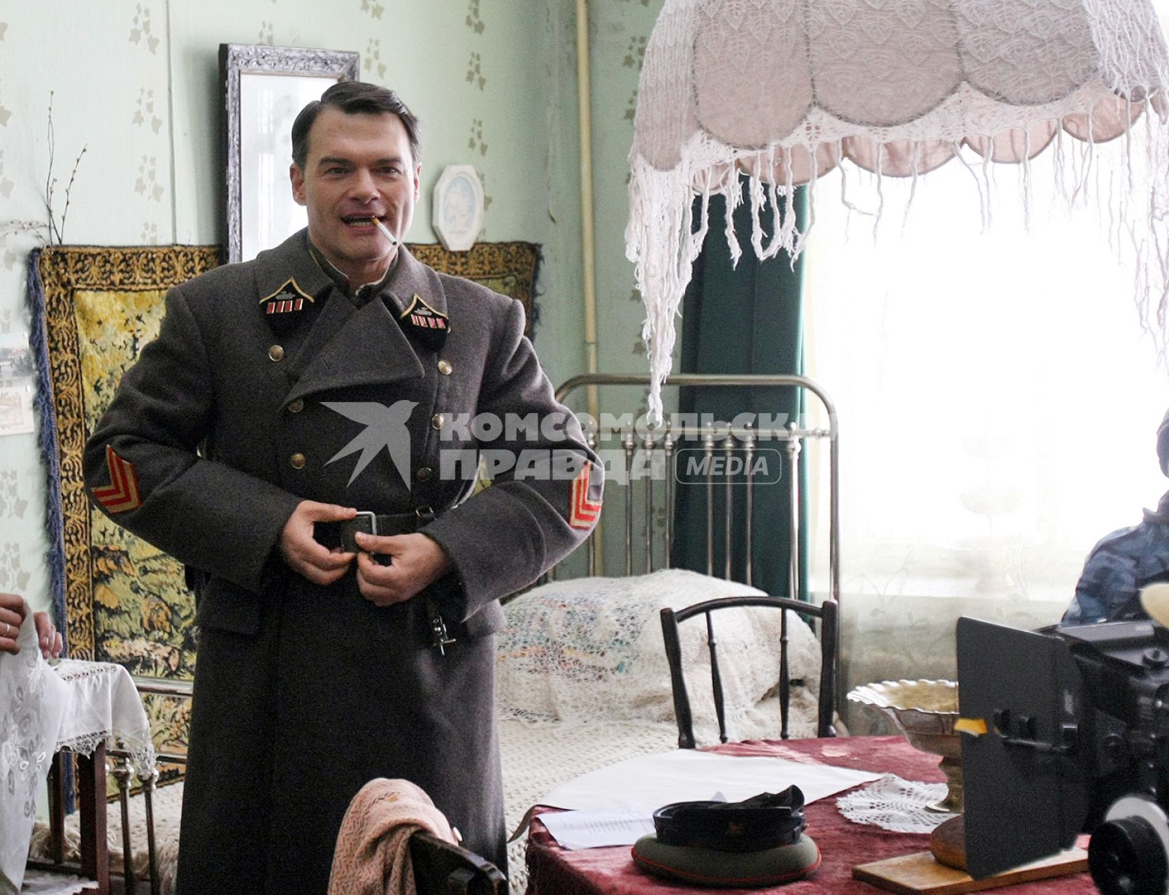 Актер Евгений Дятлов на съемках фильма `Жизнь и судьба` в Самаре.