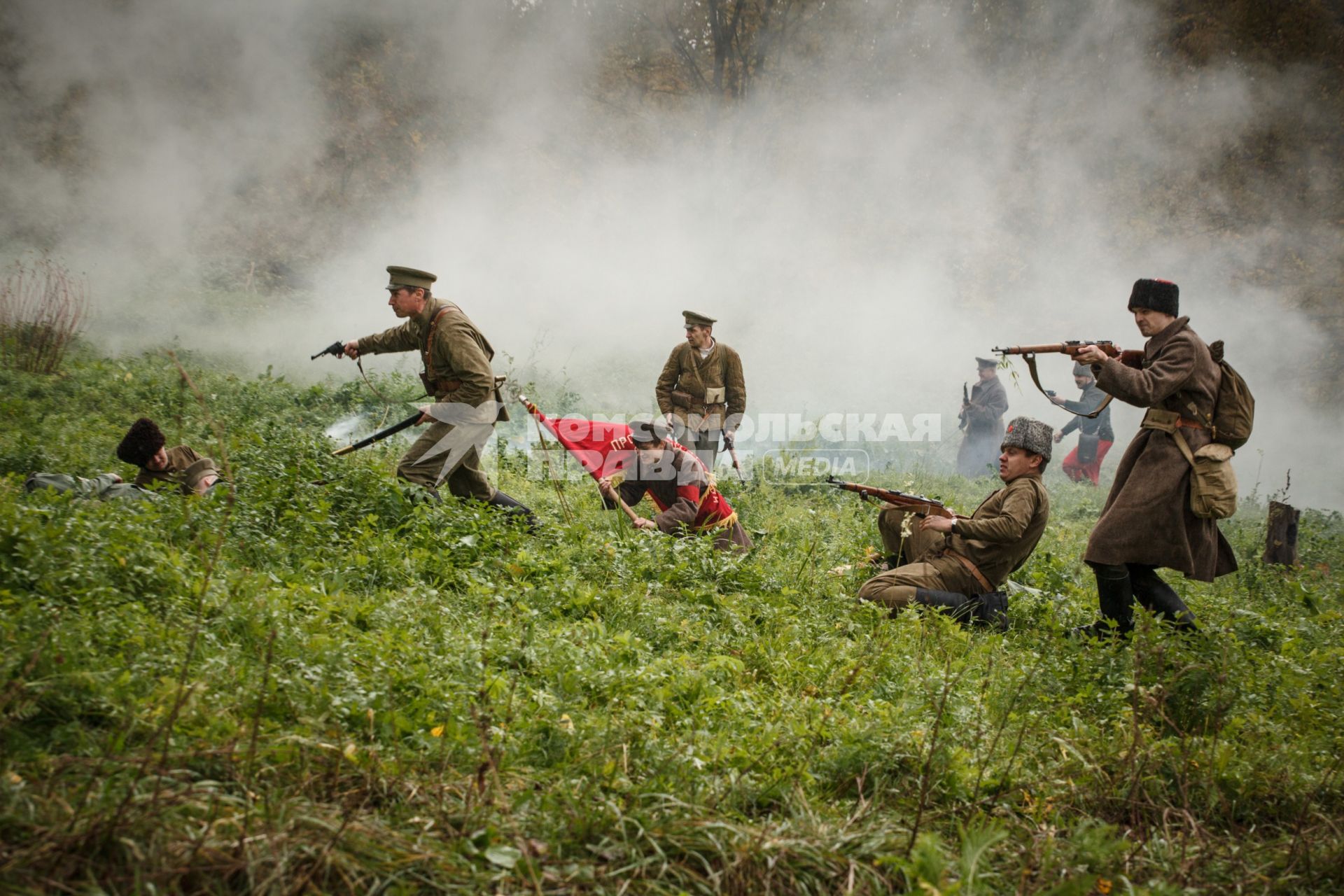 Реконструкция эпизода сражений 1918 года в рамках военно-исторического фестиваля `Там вдали, за рекой`, посвященного Гражданской войне.