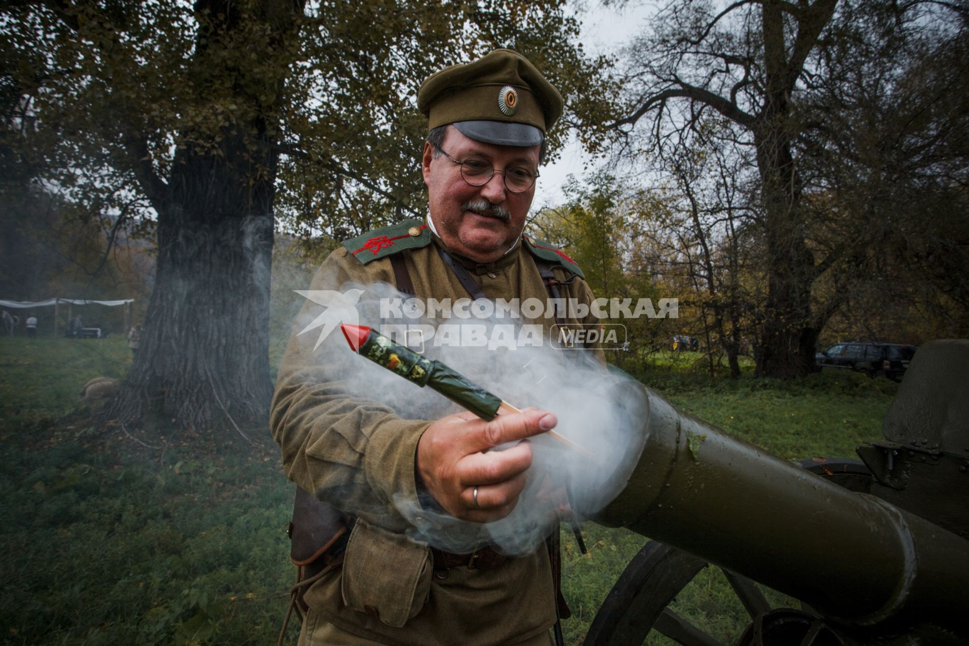 Реконструкция эпизода сражений 1918 года в рамках военно-исторического фестиваля `Там вдали, за рекой`, посвященного Гражданской войне.