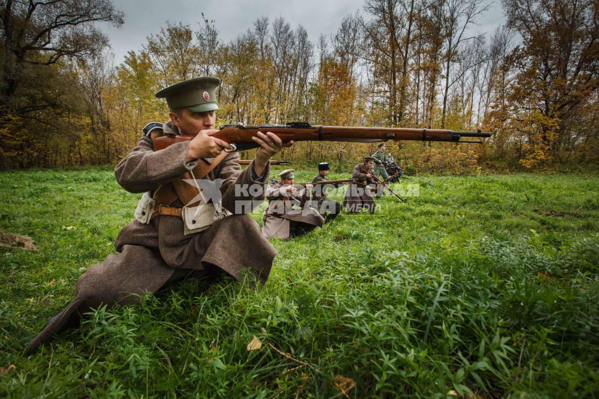 Реконструкция эпизода сражений 1918 года в рамках военно-исторического фестиваля `Там вдали, за рекой`, посвященного Гражданской войне.