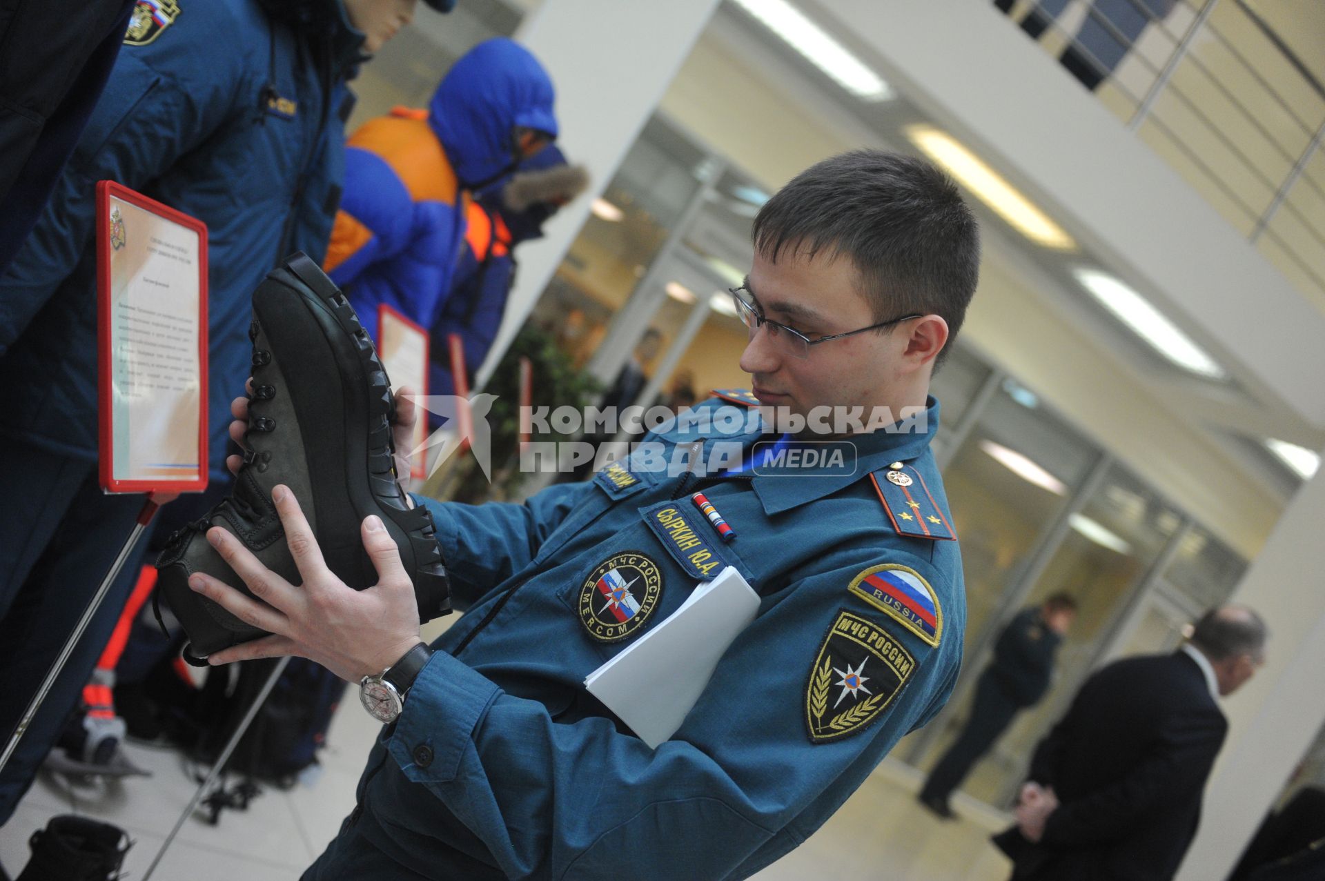 Выставка нового оборудования и снаряжения для спасателей, представленная в рамках Всероссийского сбора руководящего состава МЧС и сил гражданской обороны.  На снимке: рабочая экипировка и средство инди-видуальной защиты спасателей МЧС России.