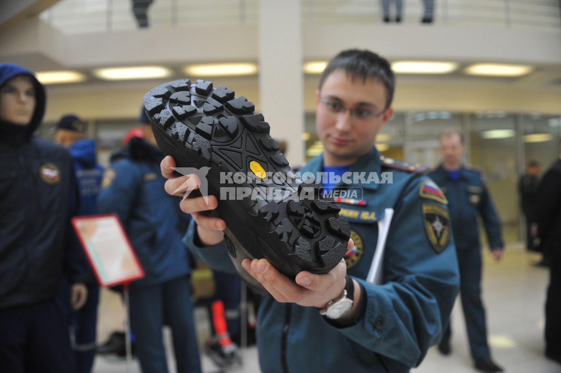 Выставка нового оборудования и снаряжения для спасателей, представленная в рамках Всероссийского сбора руководящего состава МЧС и сил гражданской обороны.  На снимке: рабочая экипировка и средство инди-видуальной защиты спасателей МЧС России.