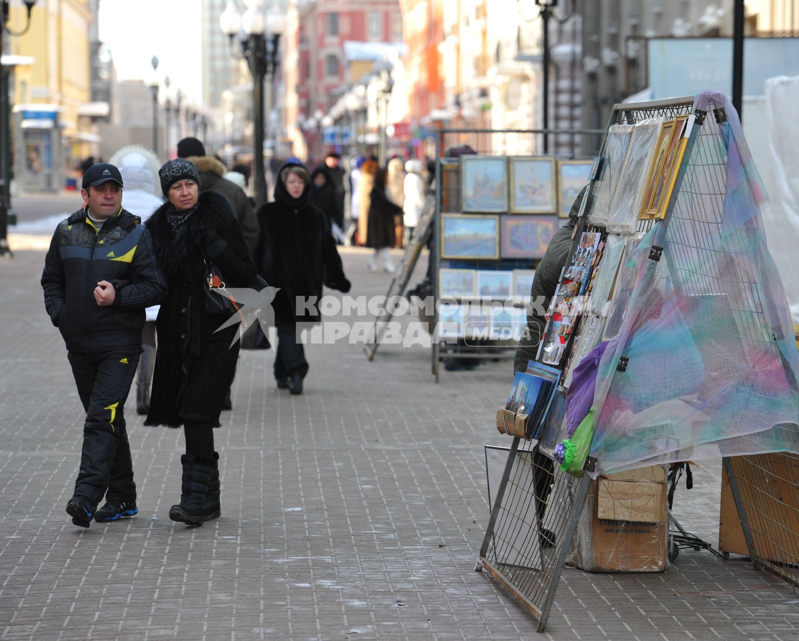 Старый Арбат. На снимке: торговля картинами.