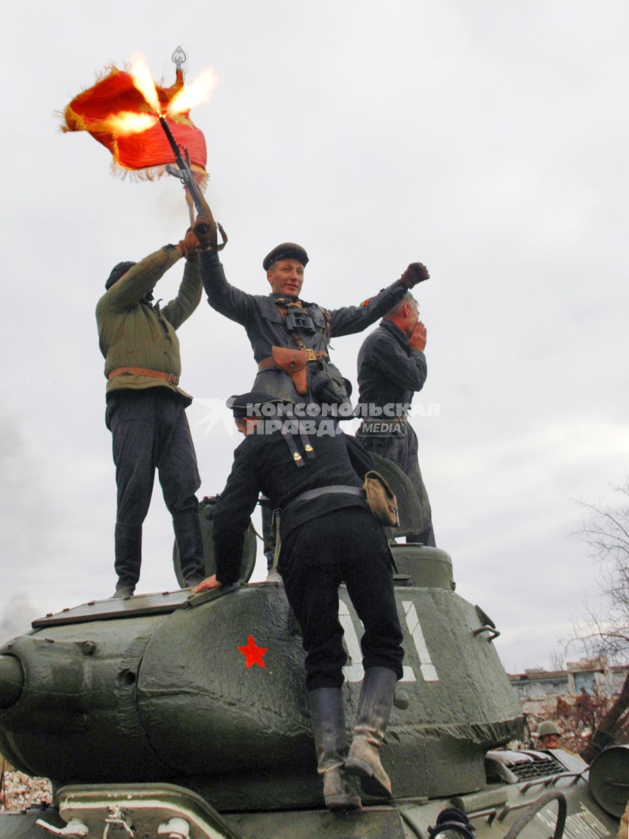 В Волгограде провели военно-историческую реконструкцию, посвященную 70-летию контрнаступления советских войск под Сталинградом.