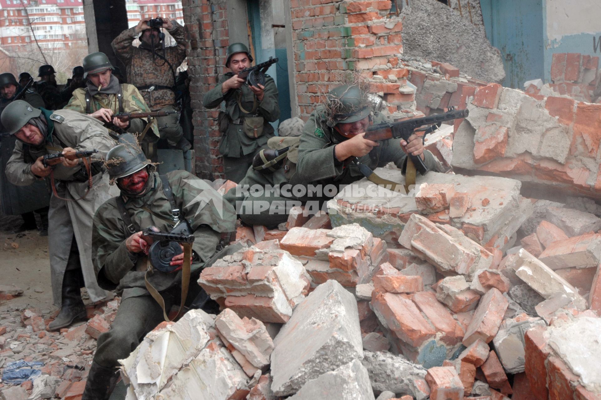 В Волгограде провели военно-историческую реконструкцию, посвященную 70-летию контрнаступления советских войск под Сталинградом.