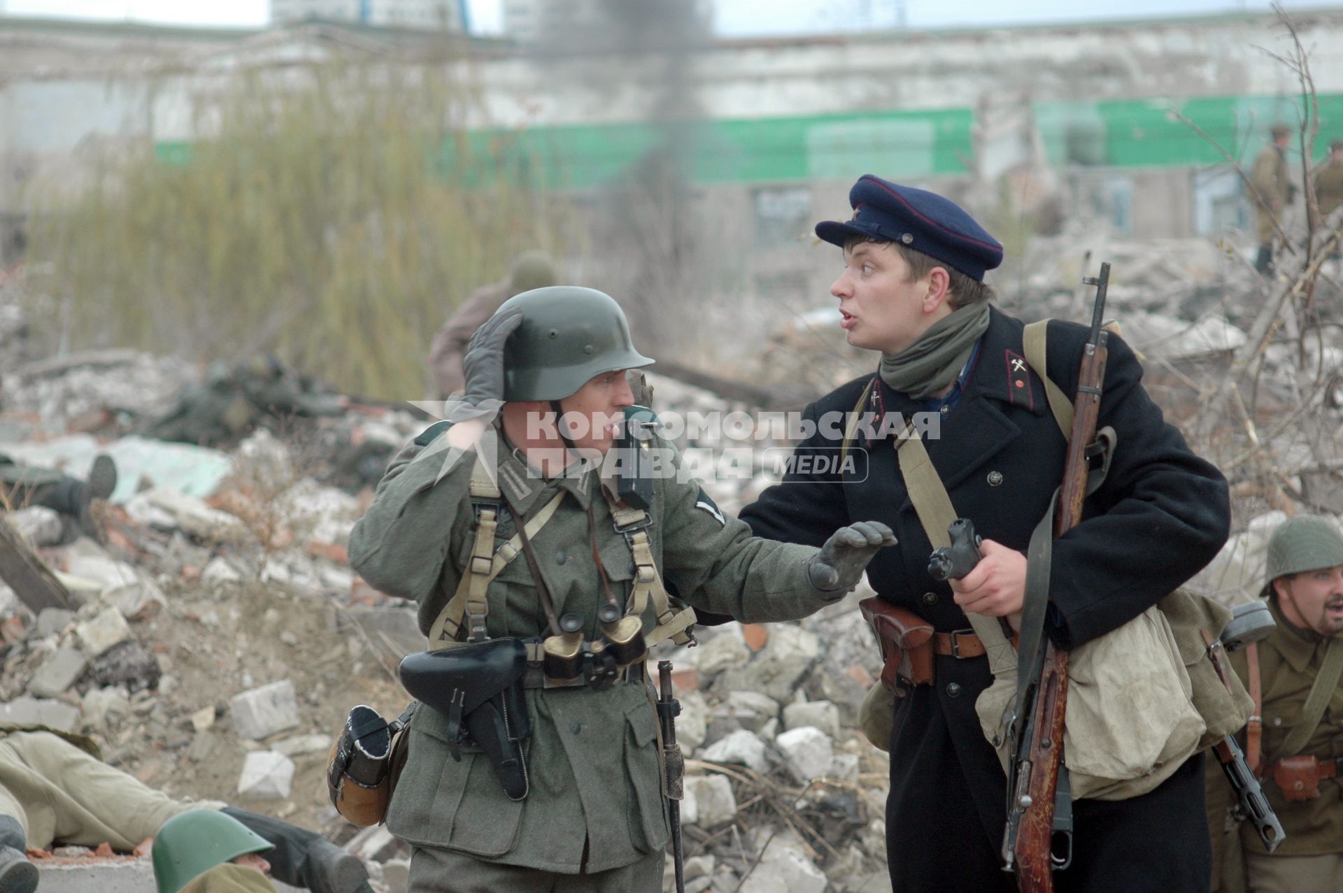 В Волгограде провели военно-историческую реконструкцию, посвященную 70-летию контрнаступления советских войск под Сталинградом.