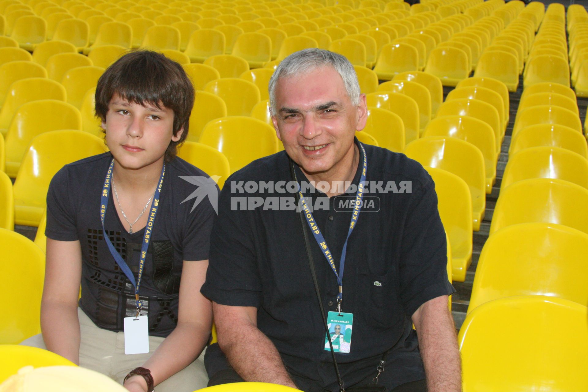 Диск56. \"Кинотавр\" 2009 год. На снимке: режиссер Шахназаров Карен с сыном Василием