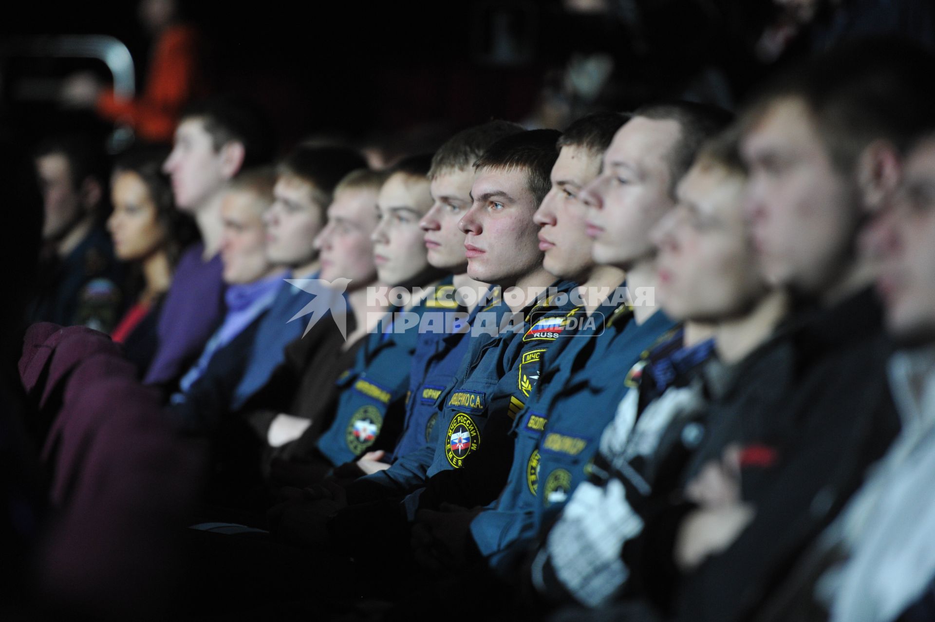 МДМ. Церемония награждения победителей IV Всероссийского фестиваля по тематике безопасности и спасения людей `Созвездие мужества`. На снимке: курсанты кадетского корпуса МЧС России.