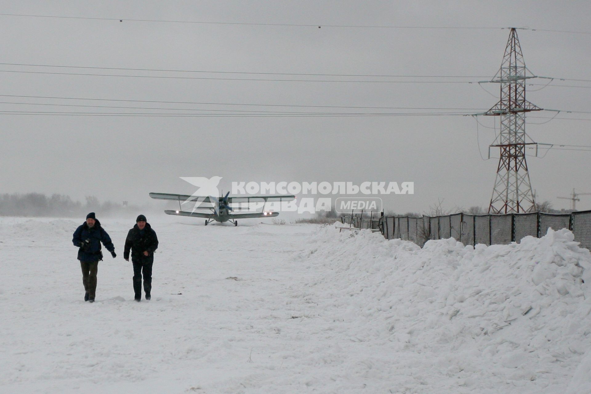 Самолет Ан-2 на аэродроме \"Девау\" в Калининграде