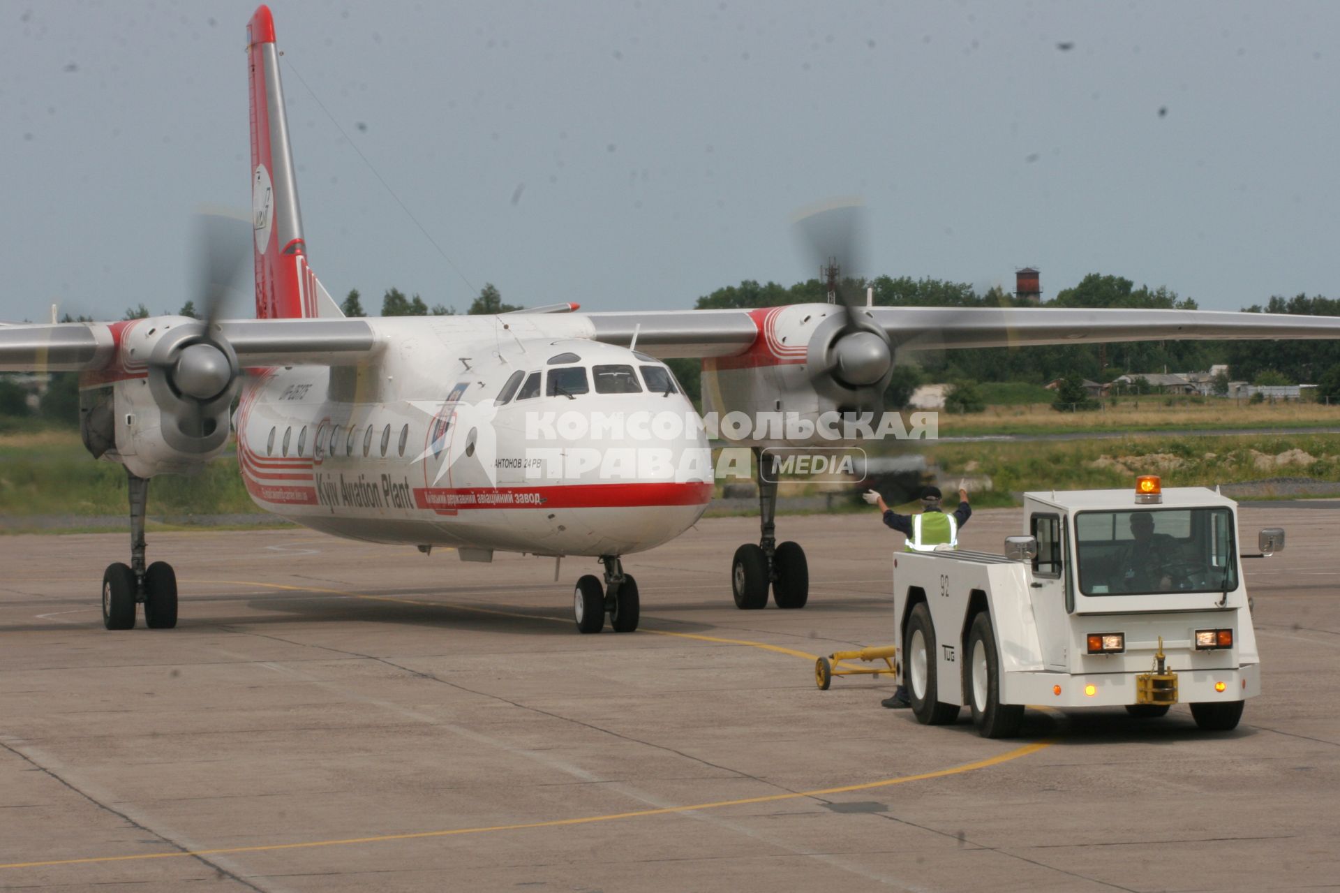 Самолет ан-24 в Калининграде