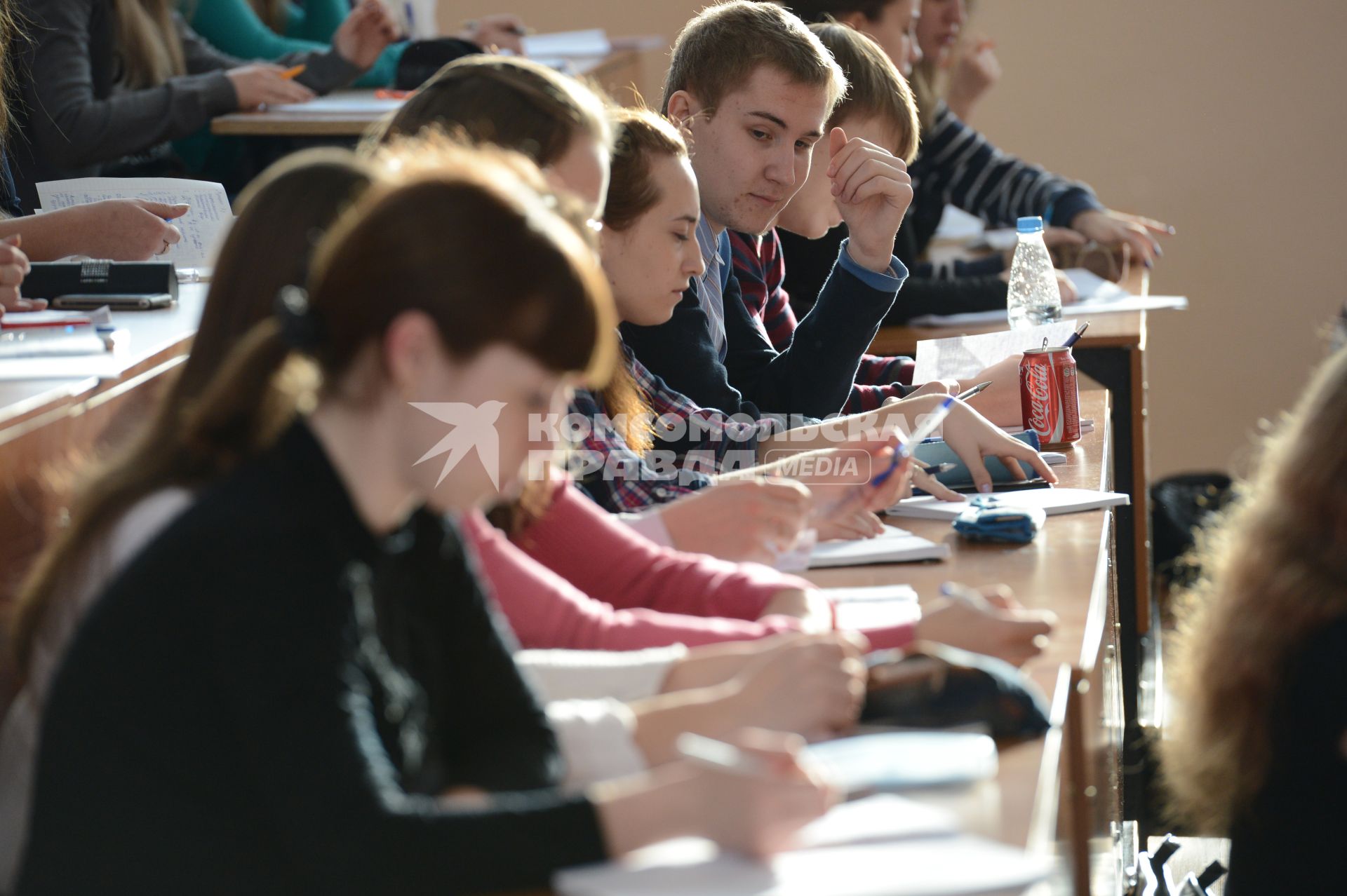 Оренбургский государственный университет. На снимке: студенты во время  лекции.