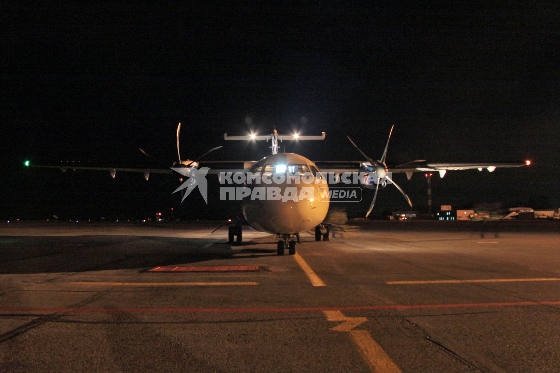 Пассажирский самолет ATR-42-500 авиакомпании `NORDSTAR`.