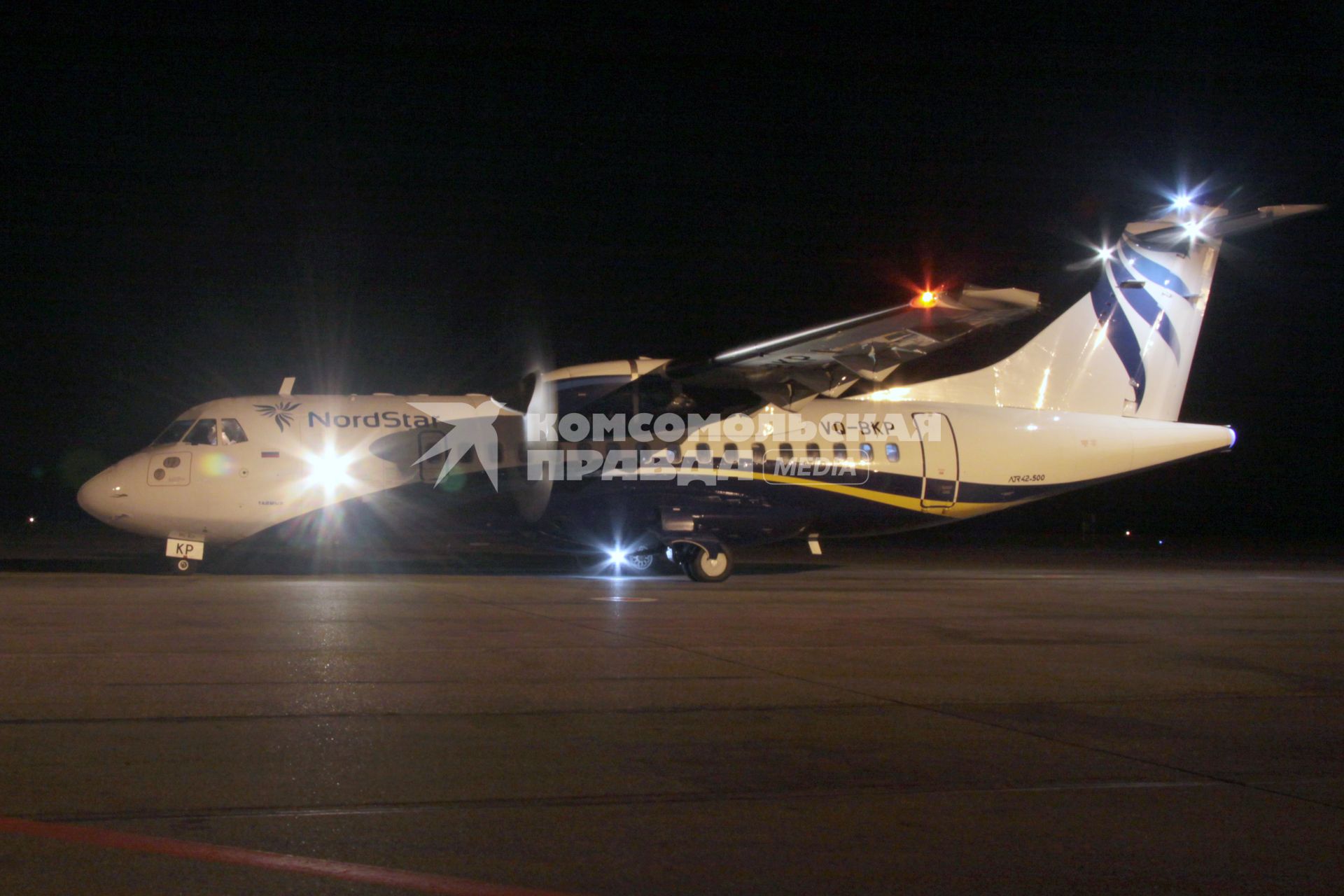 Пассажирский самолет ATR-42-500 авиакомпании `NORDSTAR`.