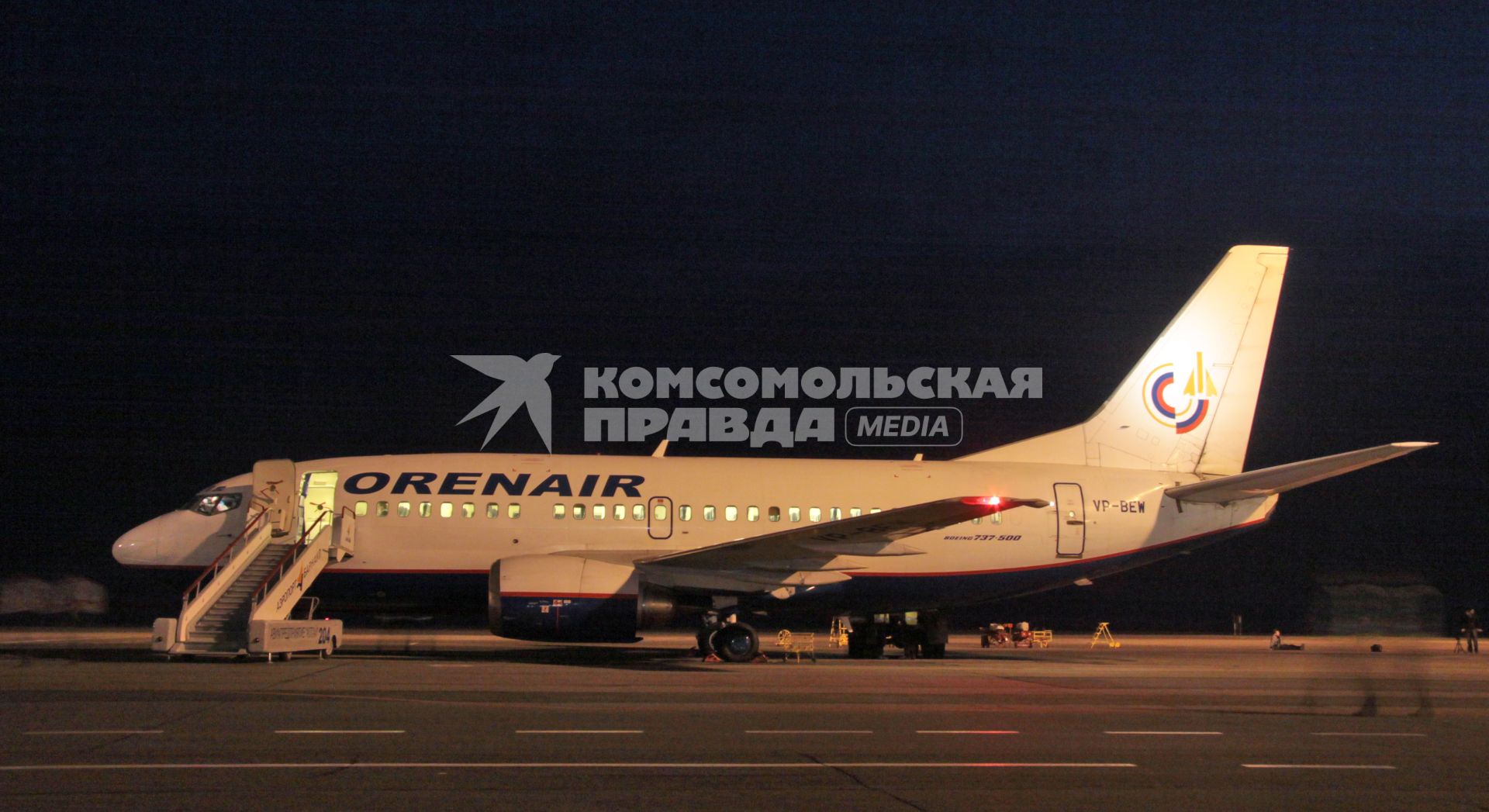 Пассажирский самолет Boeing 737-500 авиакомпания `ORENAIR`.