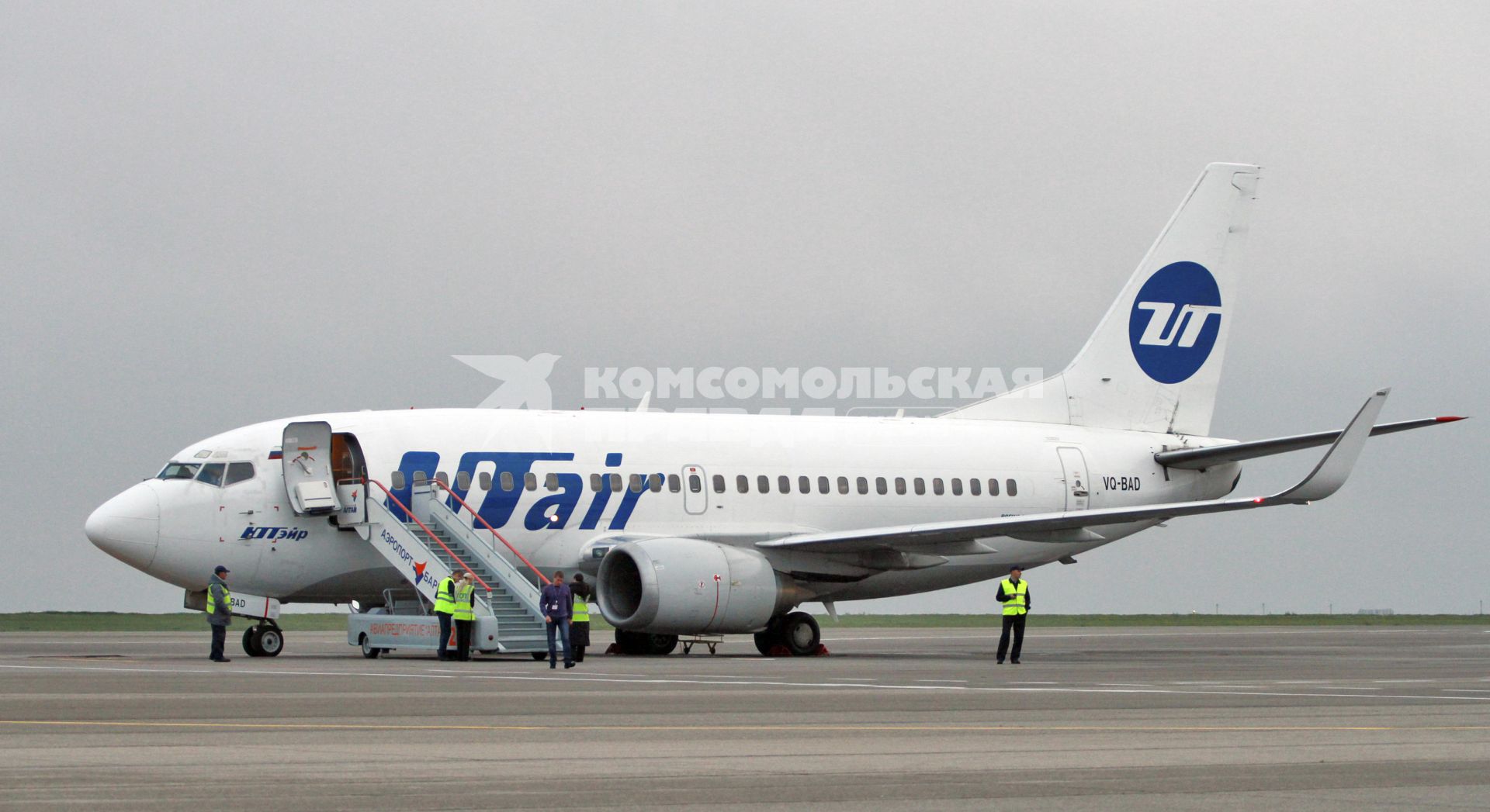 Пассажирский самолет Boeing 737-500 авиакомпании `UTair`.