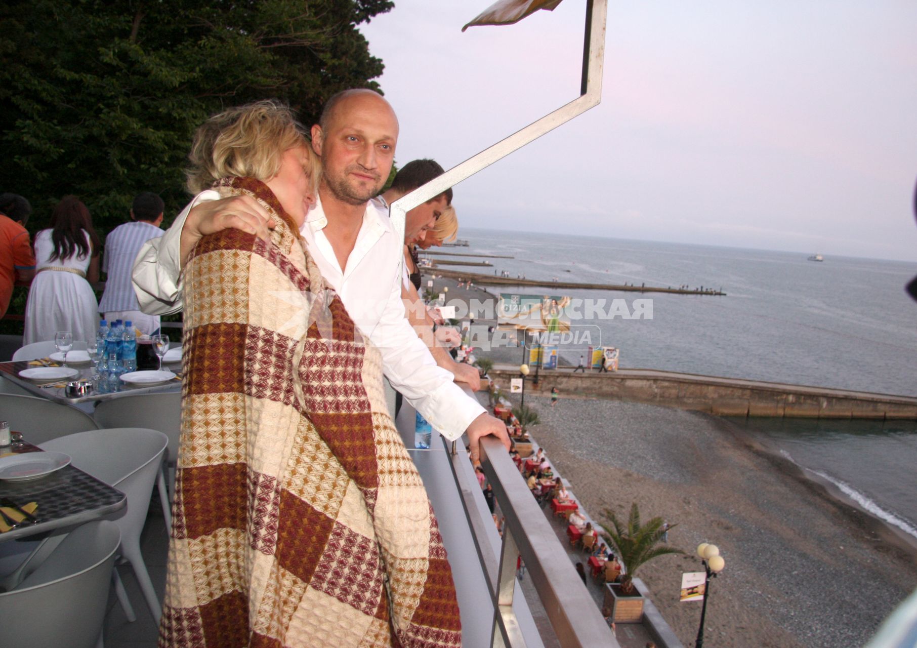 Диск54. \"Кинотавр\" 2008 год. На снимке: актер Куценко Гоша с девушкой