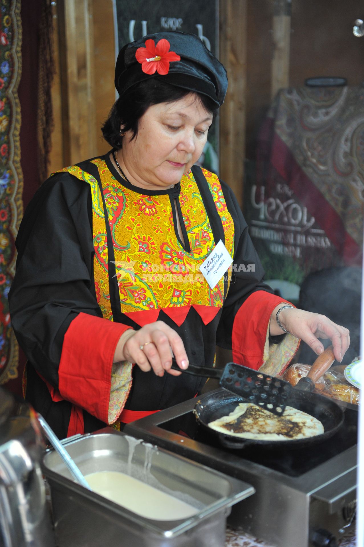 Открытие городского Масленичного фестиваля в Камергерском переулке.