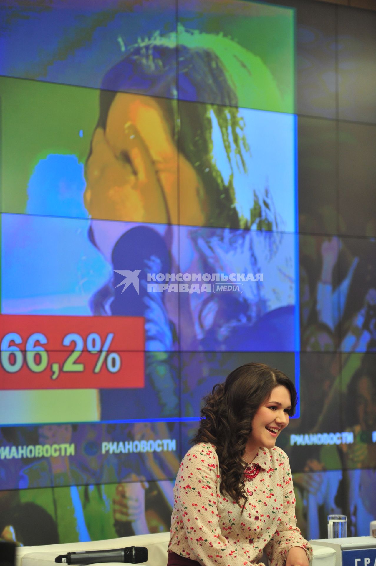 Победительница музыкального телепроекта Первого канала `Голос` Дина Гарипова представила финальную версию песни `What if`, с которой выступит на конкурсе `Евровидение-2013`