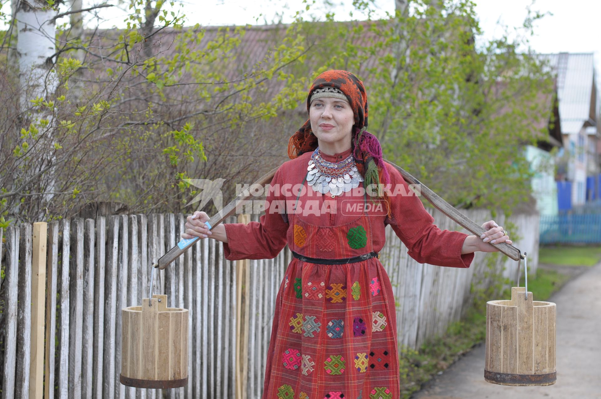 Корреспондент КП Дарья Завгородняя в национальном удмуртском костюме.