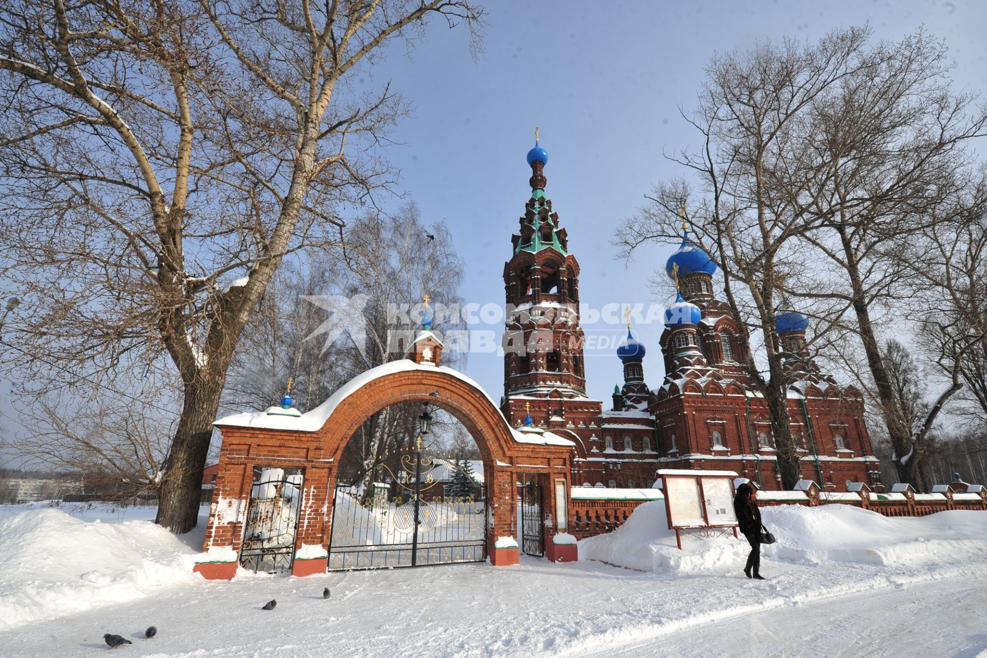 Поселок Черкизово. Храм Покрова пресвятые Богородицы, чудотворца Николая и преподобного Сергия.