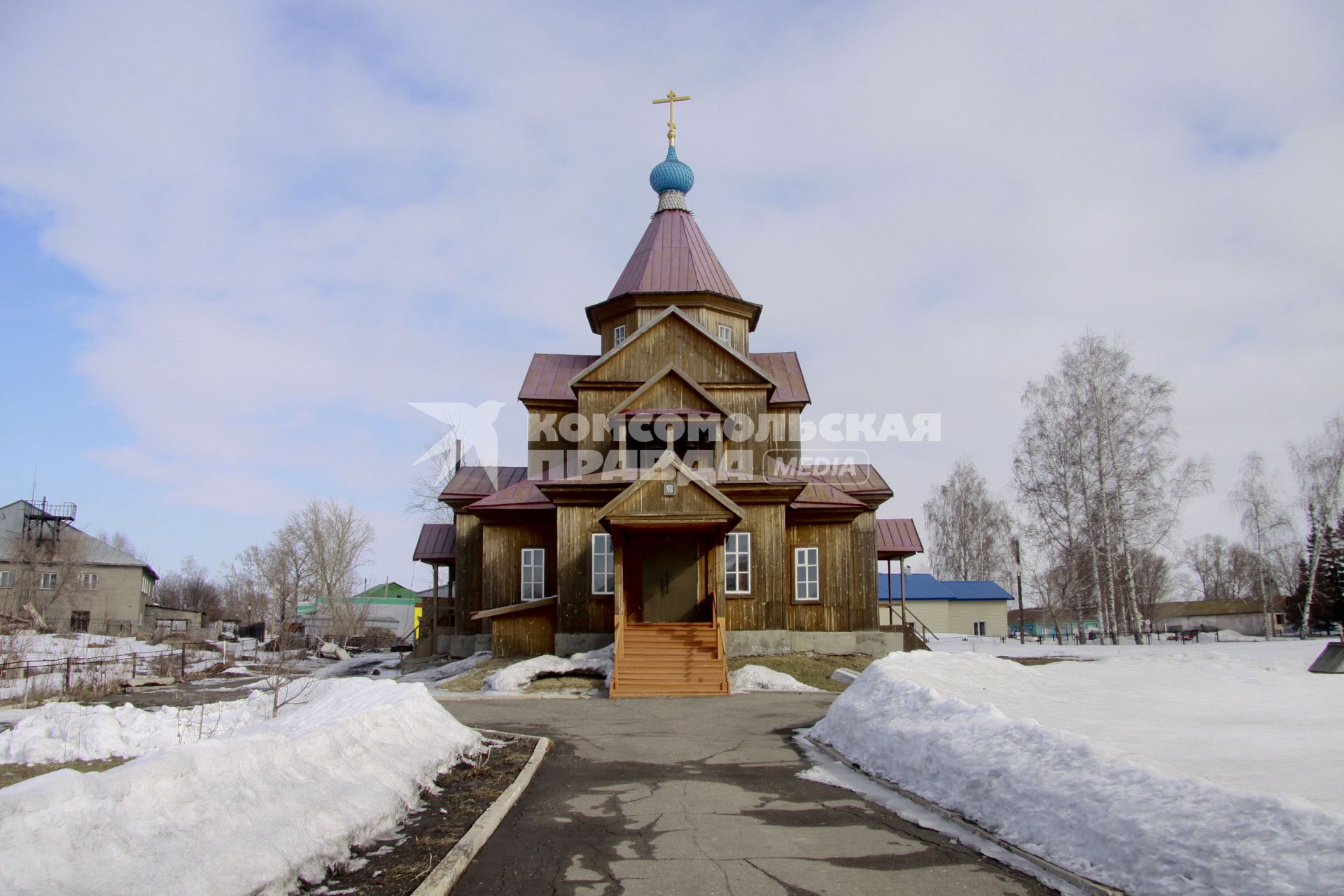 Храм Покрова Пресвятой Богородицы. Построен на средства актера и режиссера Валерия Золотухина.