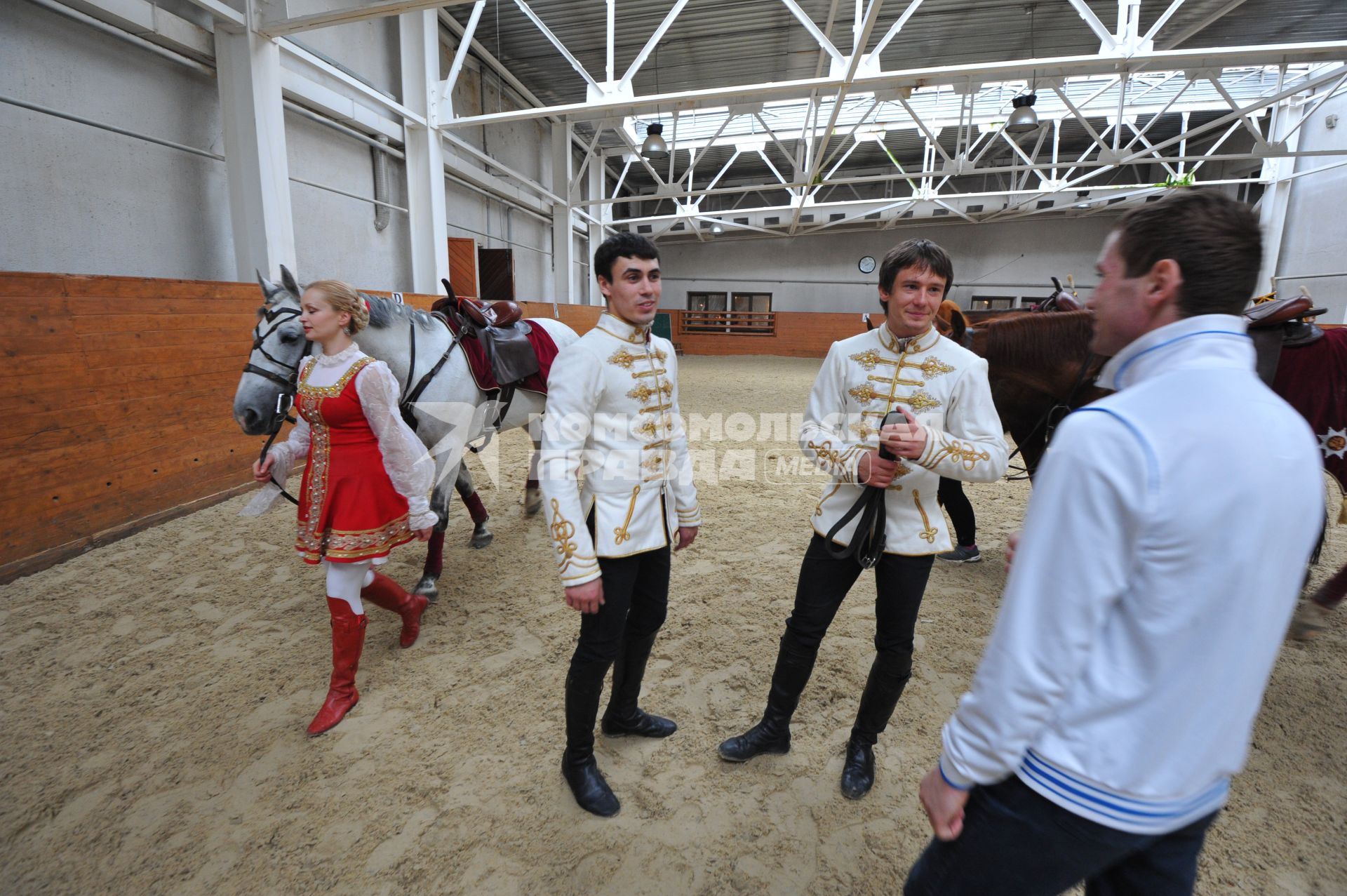 Пресс показ новой программы Кремлёвской школы верховой езды, специально подготовленной для выступления  на конном турнире `Horses&Dreams`.