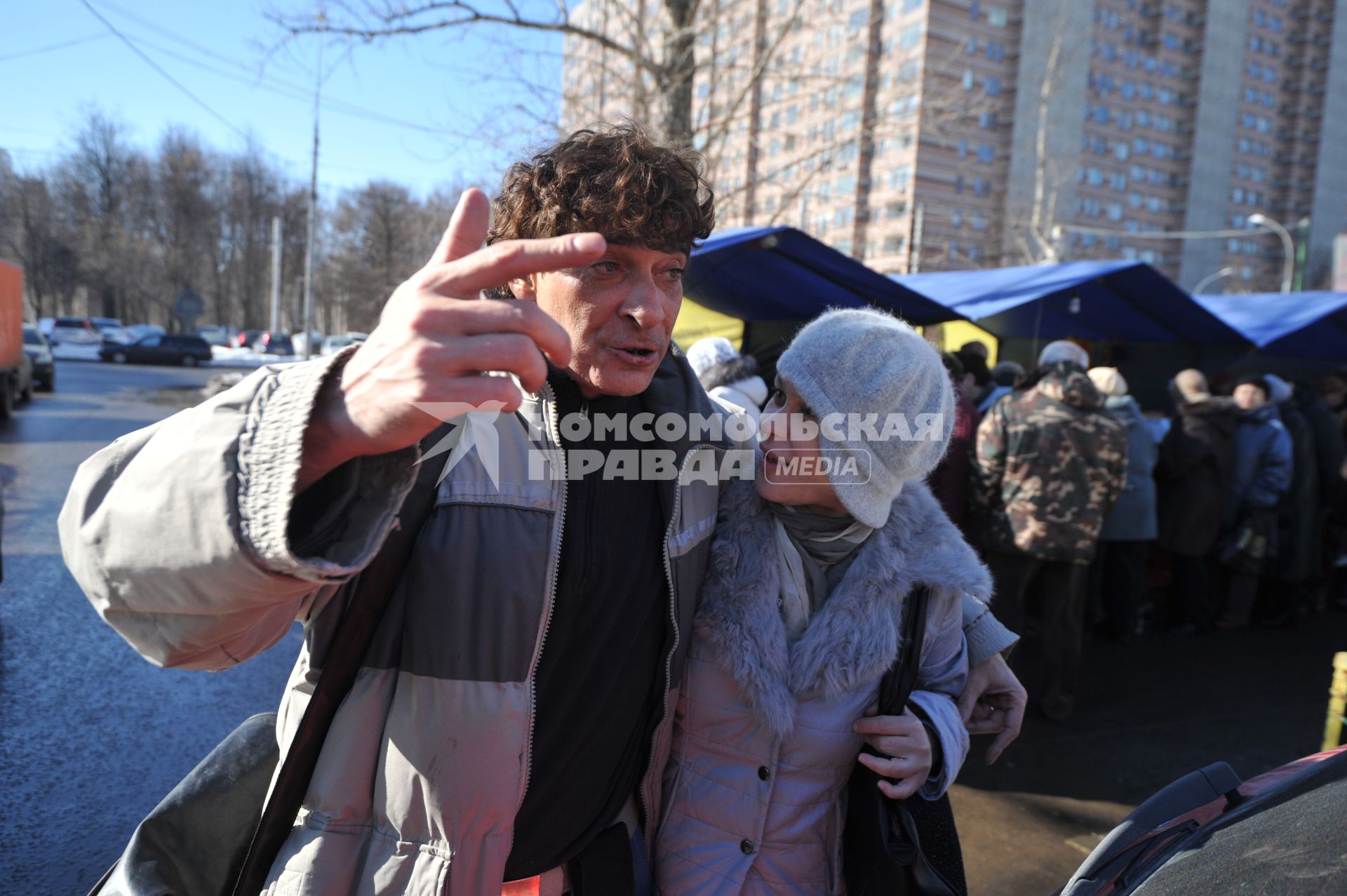 Рынок выходного дня на улице Маршала Тухачевского.