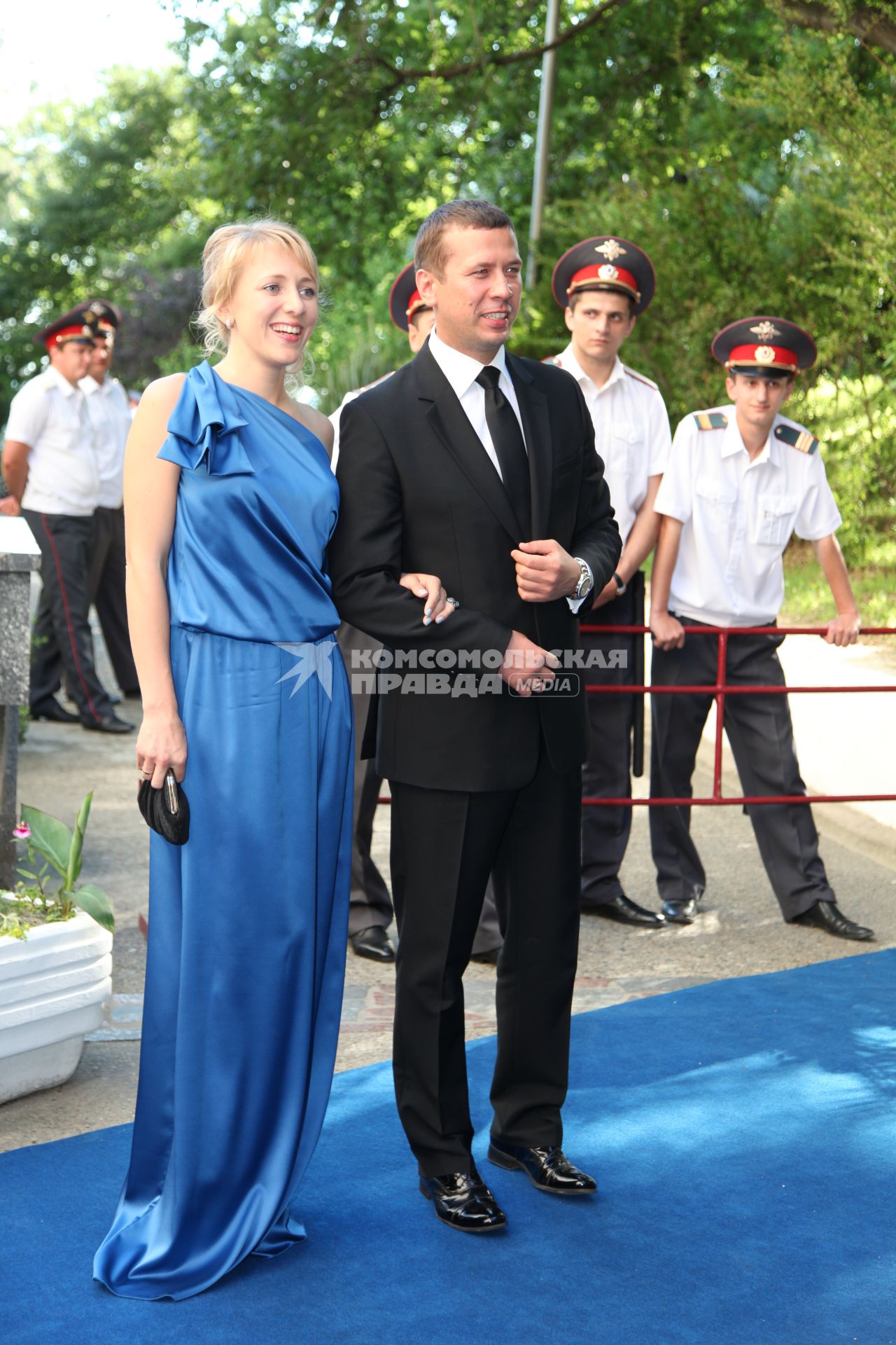 Диск60. \"Кинотавр\" 2012 год. На снимке: актер Мерзликин Андрей с женой