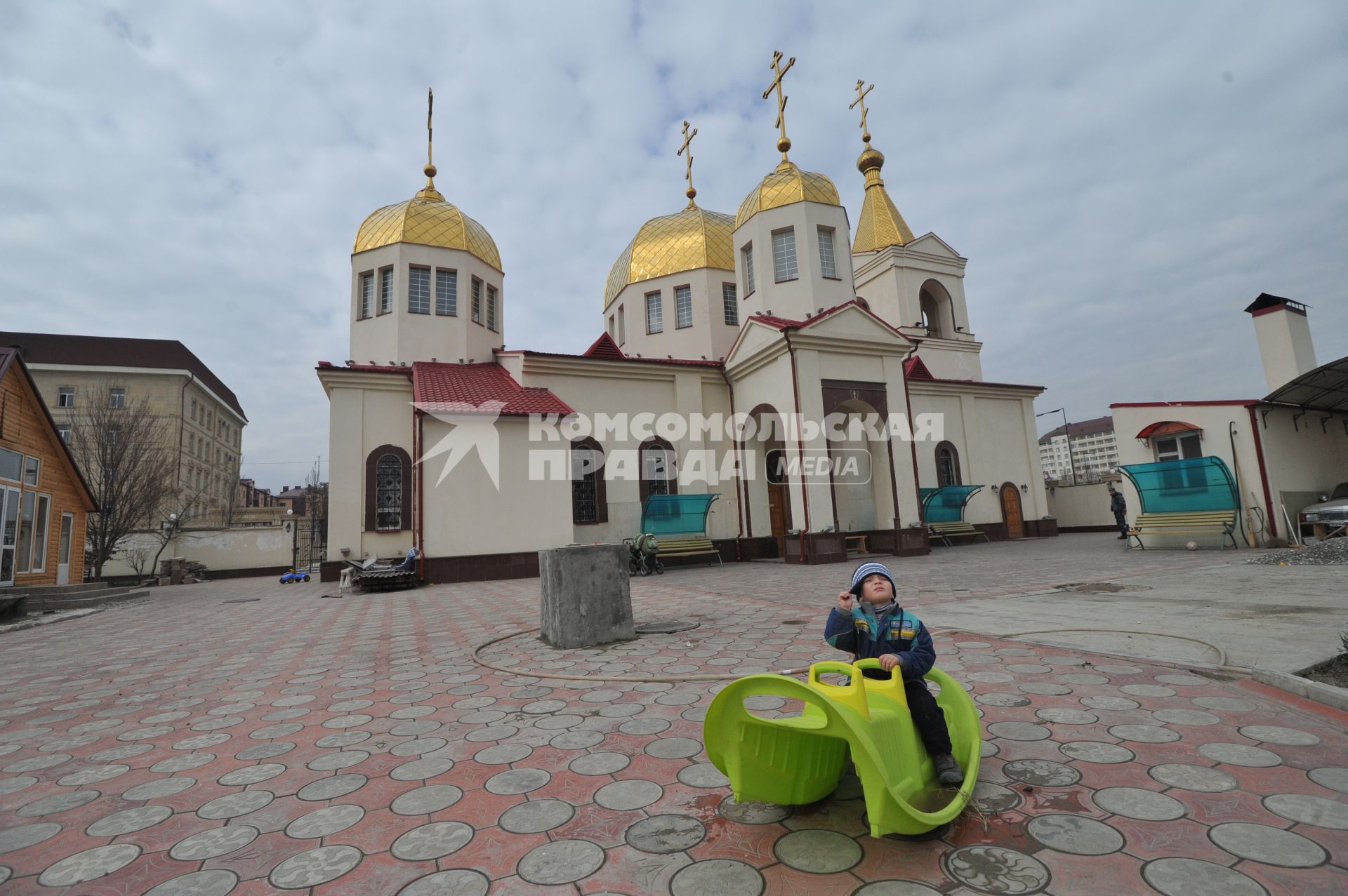 Грозный. На снимке: православный храм.