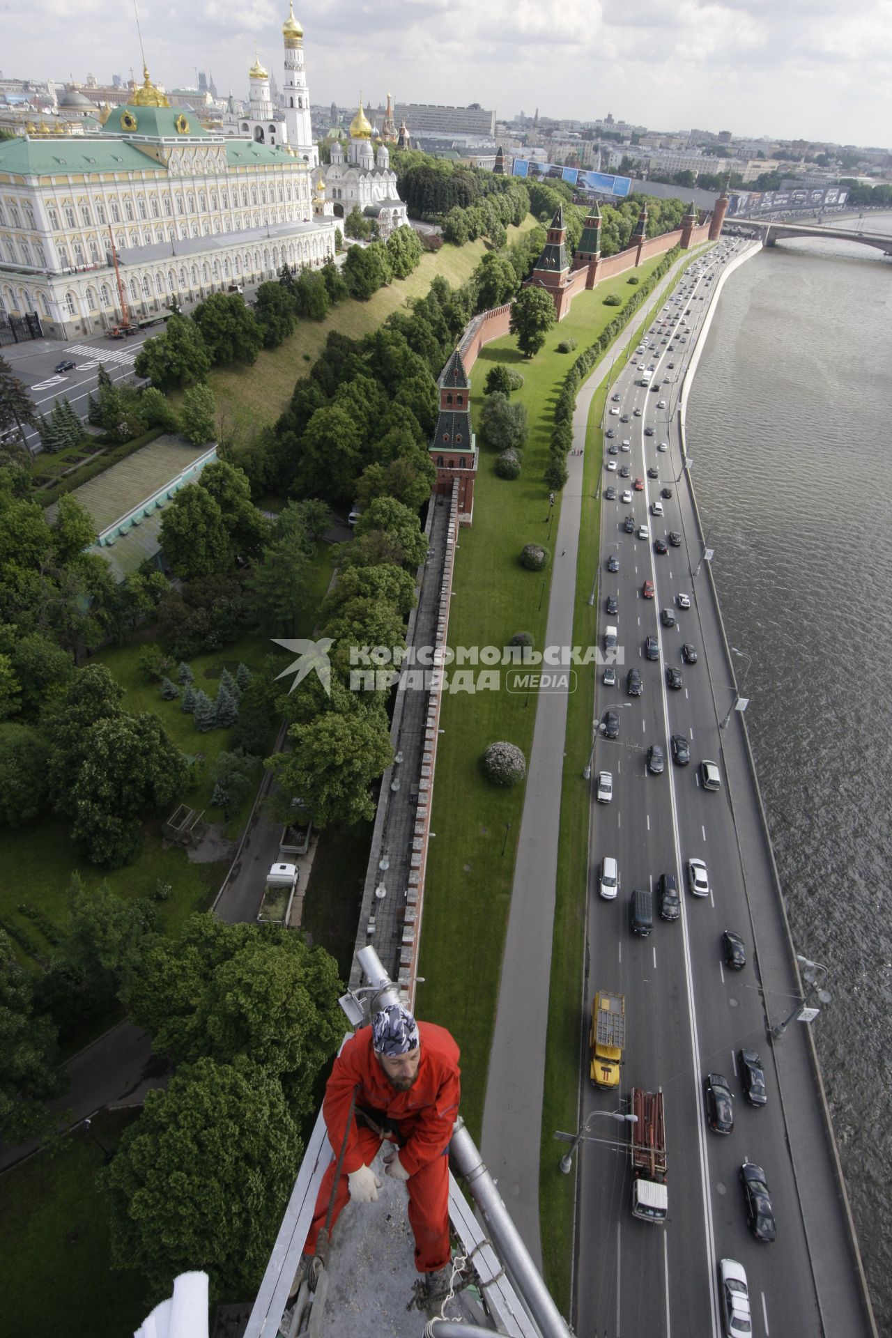 Московский Кремль. Большой Кремлевский дворец. Кремлевская набережная. Москва-река.