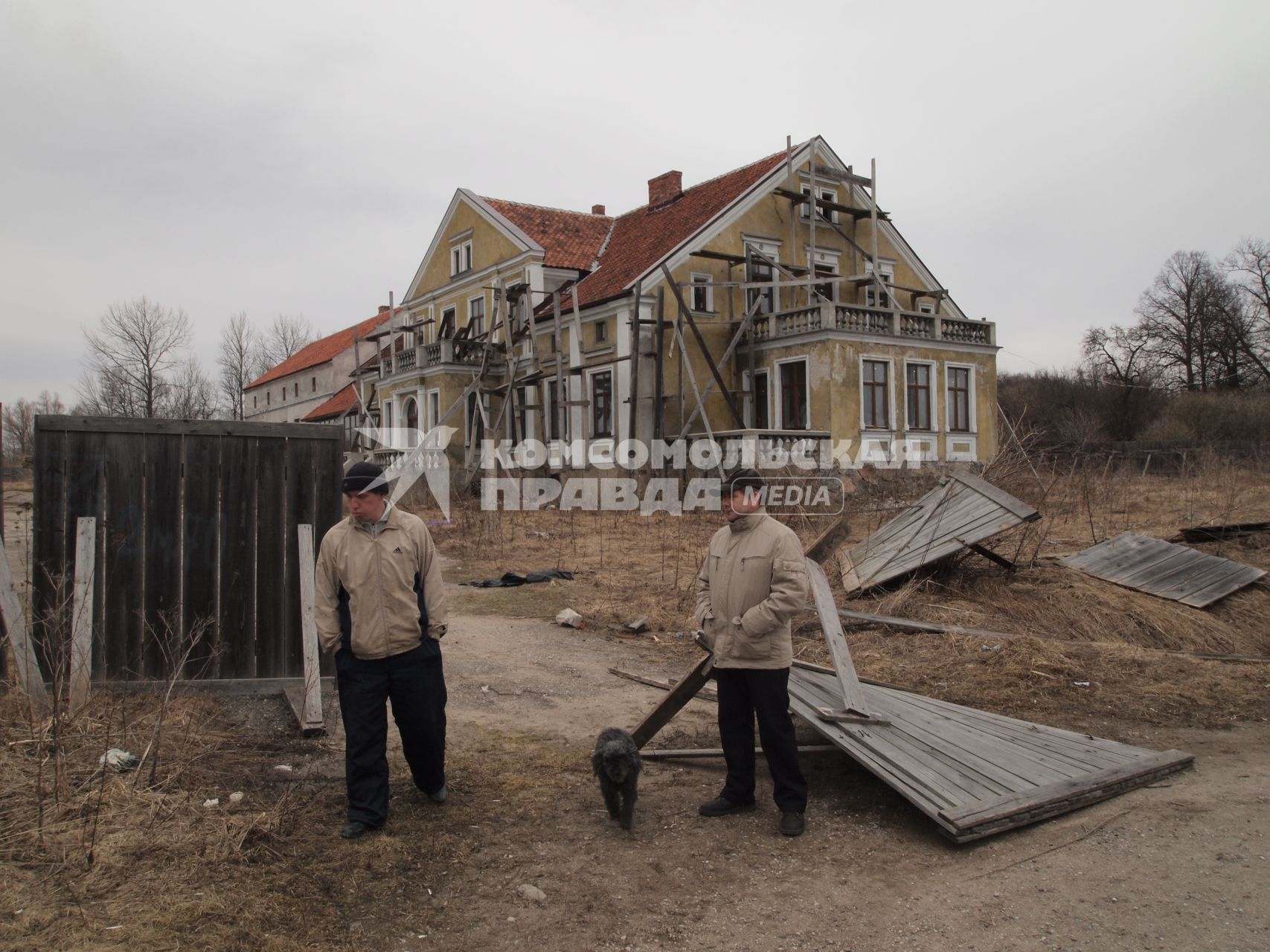 Усадьба в поселке Нагорное, где скончался великий русский полководец Барклай де Толли, принадлежащая бизнесмену Виктору Батурину арестована судебными приставами и выставлена на продажу за 1 млн.  907 тыс. рублей.