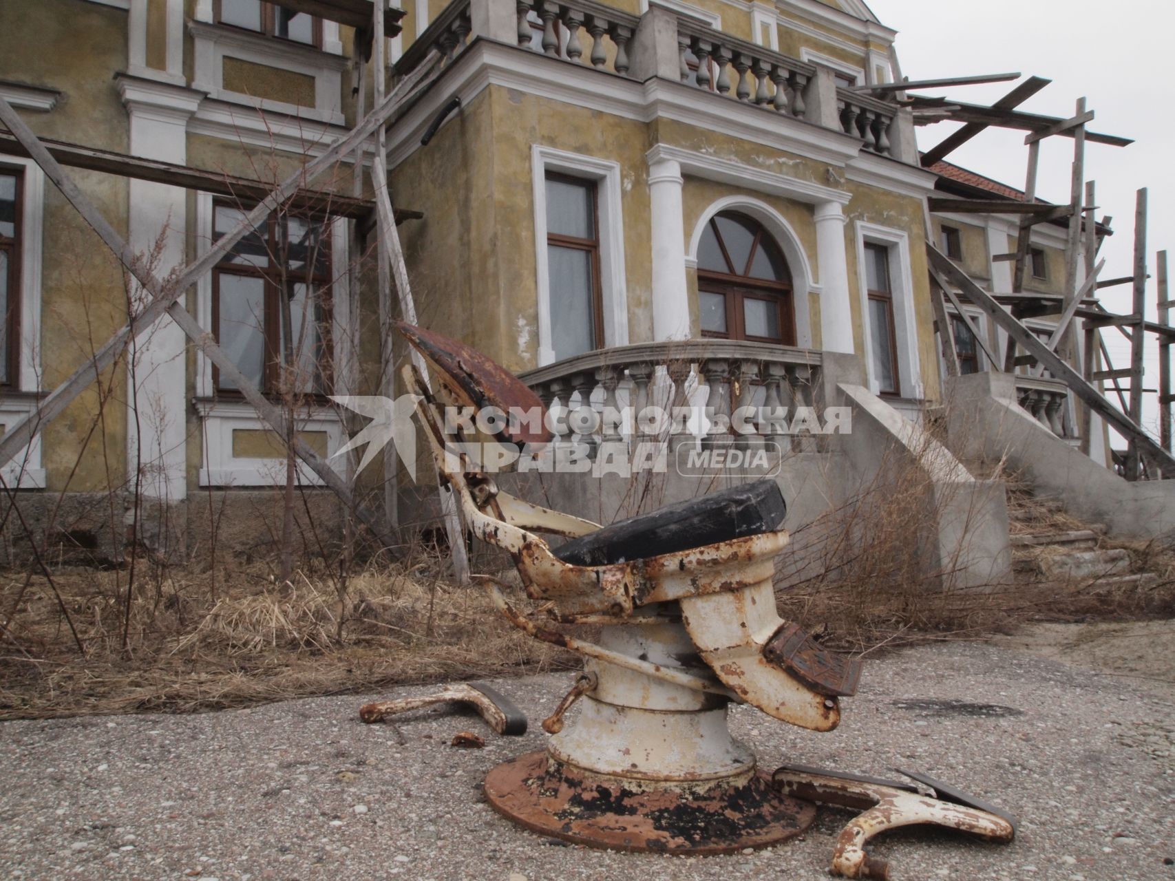 Усадьба в поселке Нагорное, где скончался великий русский полководец Барклай де Толли, принадлежащая бизнесмену Виктору Батурину арестована судебными приставами и выставлена на продажу за 1 млн.  907 тыс. рублей.