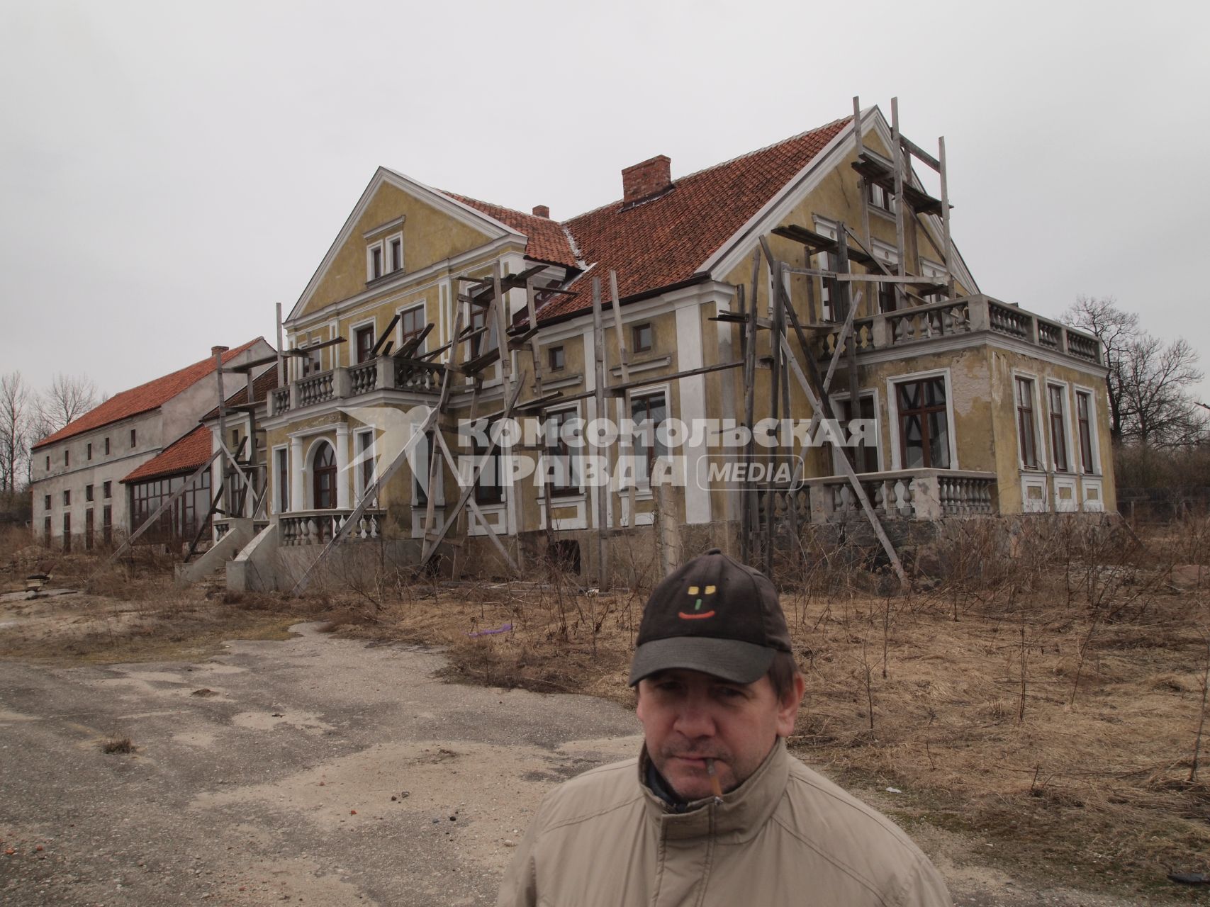 Усадьба в поселке Нагорное, где скончался великий русский полководец Барклай де Толли, принадлежащая бизнесмену Виктору Батурину арестована судебными приставами и выставлена на продажу за 1 млн.  907 тыс. рублей.