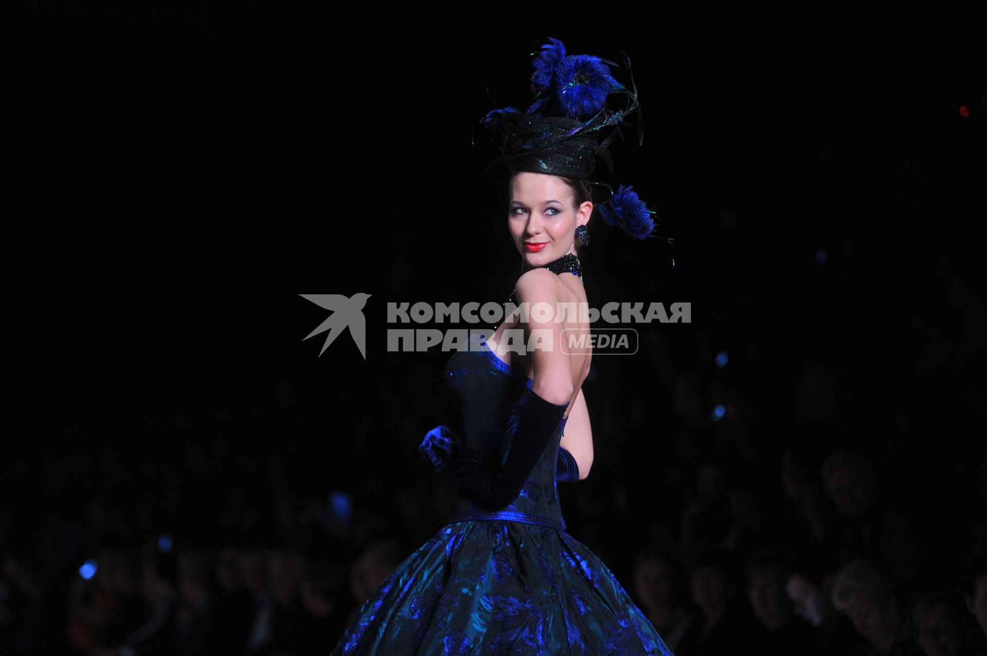 Российская Неделя моды `Mercedes-Benz Fashion Week Russia`. Показ коллекции Вячеслава Зайцева `Ностальгия - 2` .