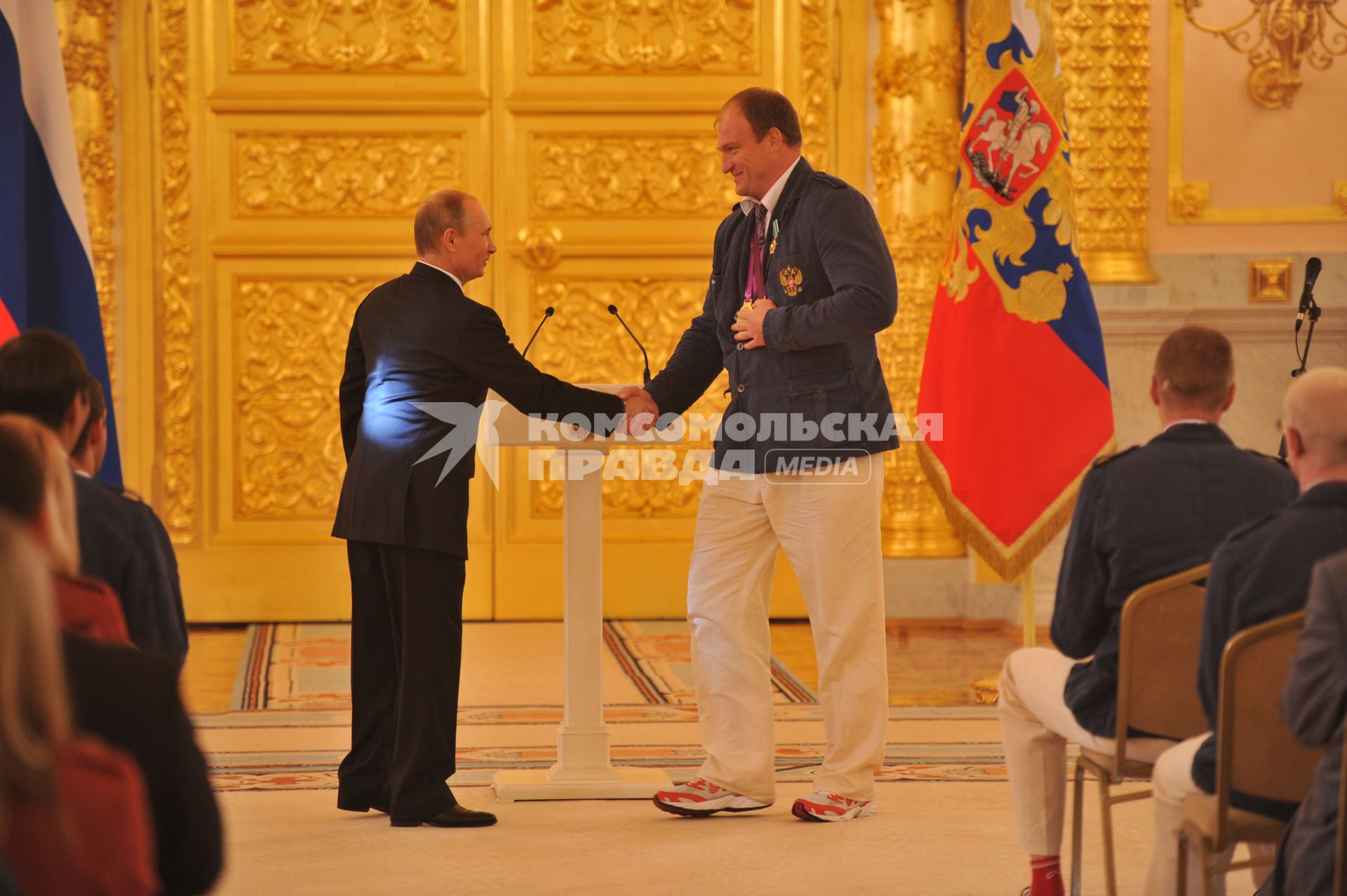 Владимир Путин принял в Кремле членов национальной паралимпийской сборной, победителей и призёров XIV Паралимпийских игр в Лондоне. На снимке: президент России Владимир Путин.