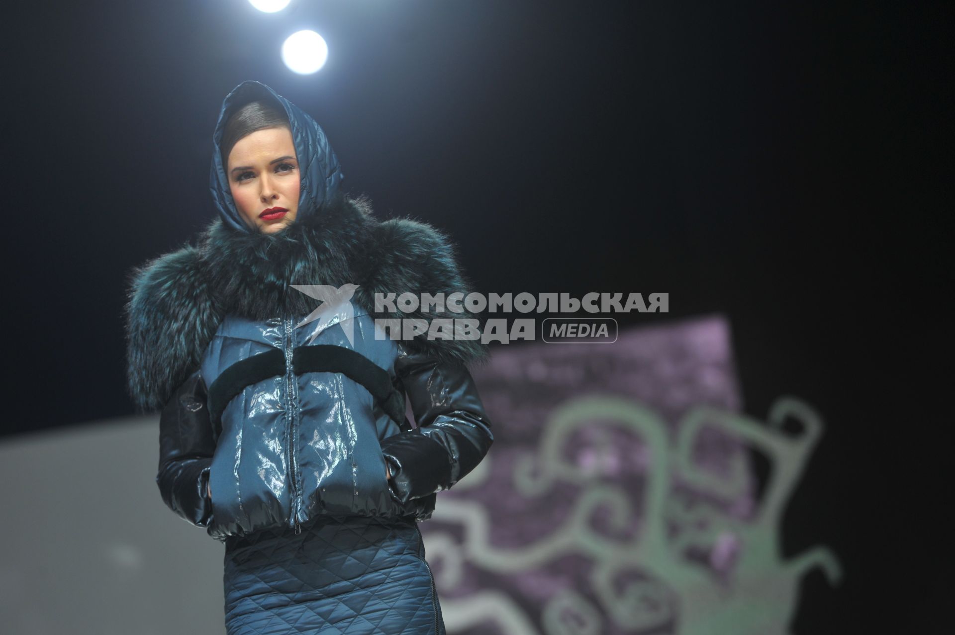 ЦВЗ `Манеж`. Российская Неделя моды `Mercedes-Benz Fashion Week Russia`. Показ коллекции Яны Рудковской и Евгения Плющенко `ODRI`