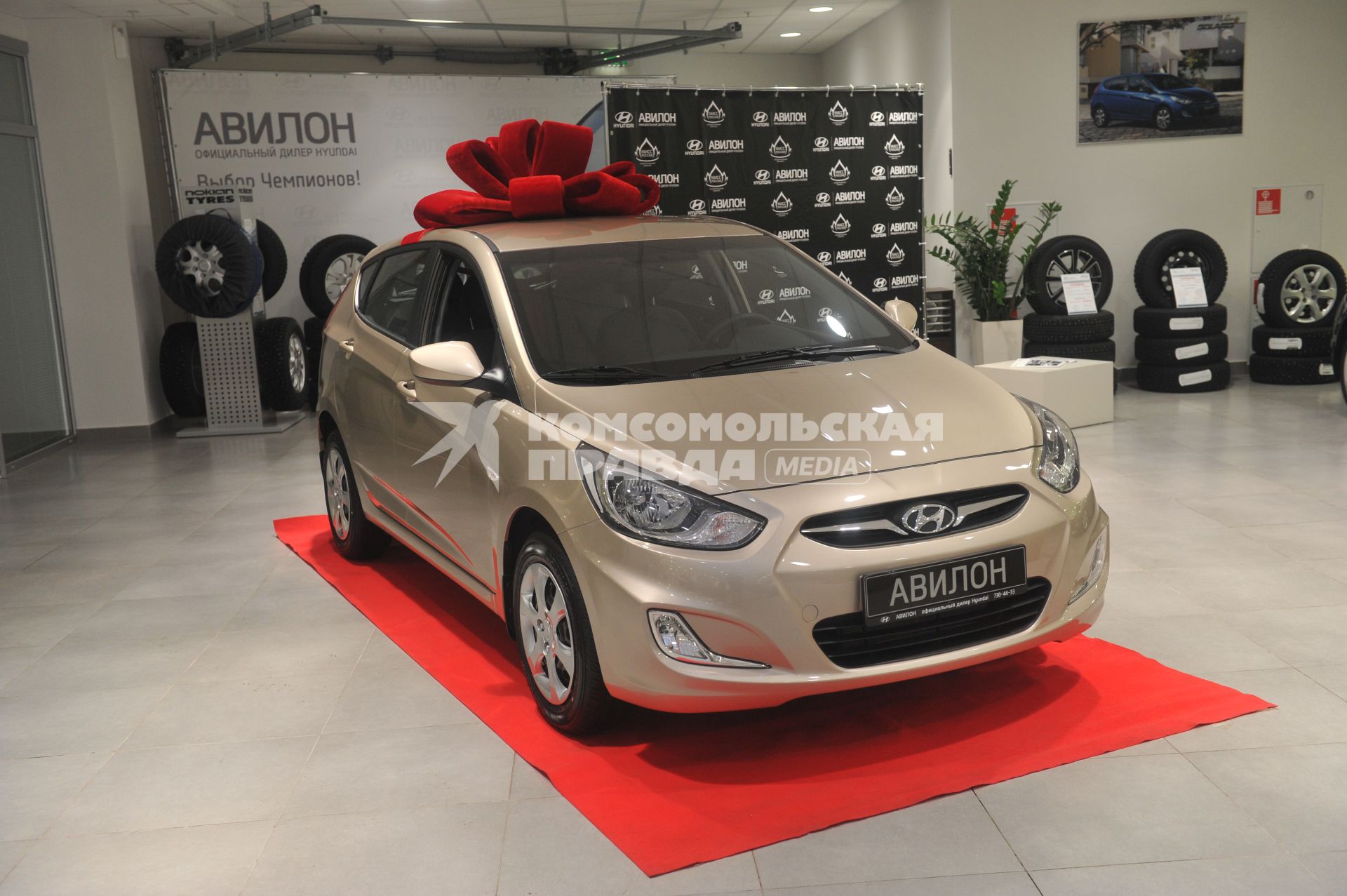 Автосалон Авилон Hyundai. На снимке: автомобили в ассортименте.