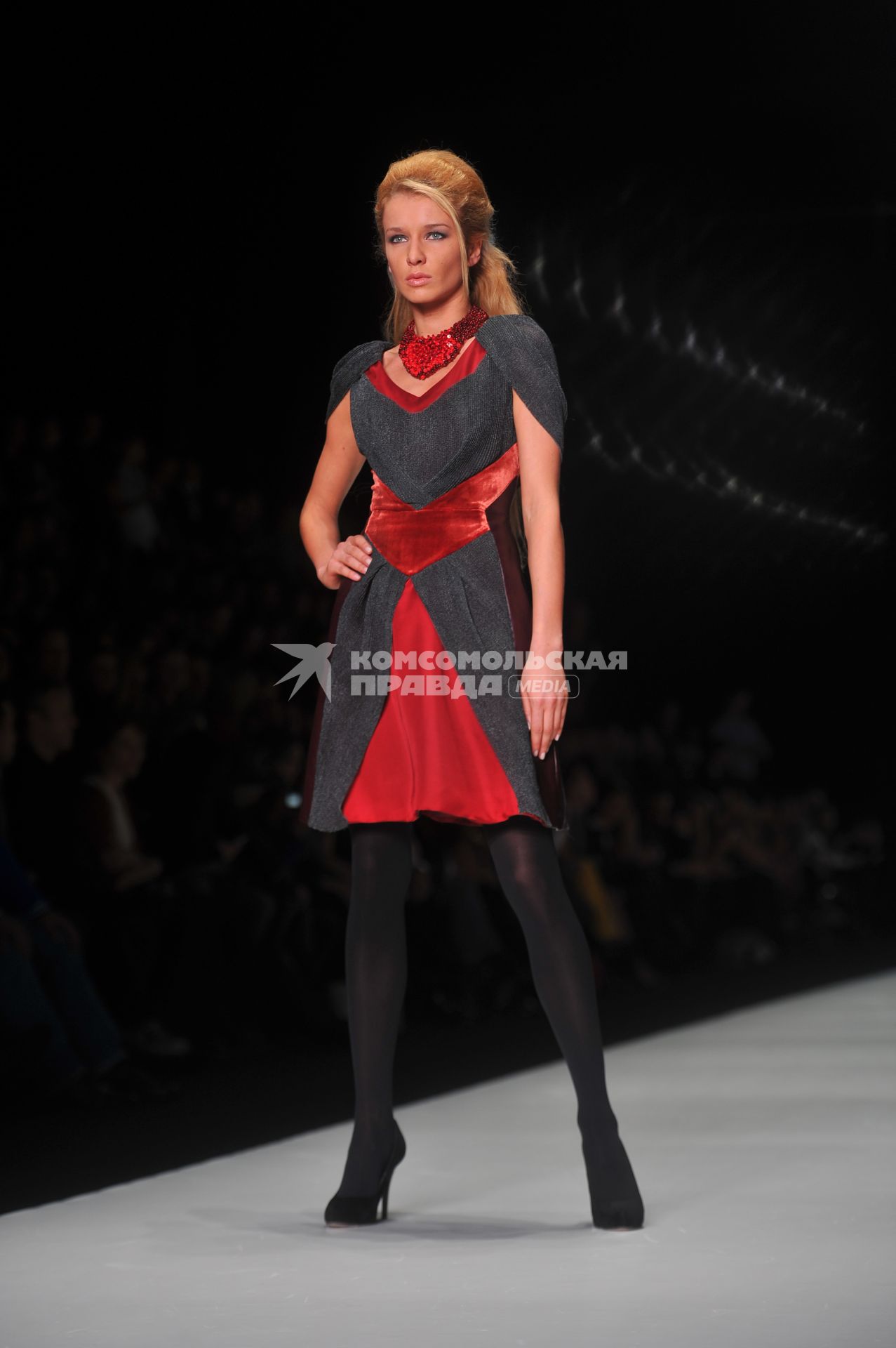 ЦВЗ `Манеж`. Российская Неделя моды `Mercedes-Benz Fashion Week Russia`. Показ коллекции Julia Dalakian.