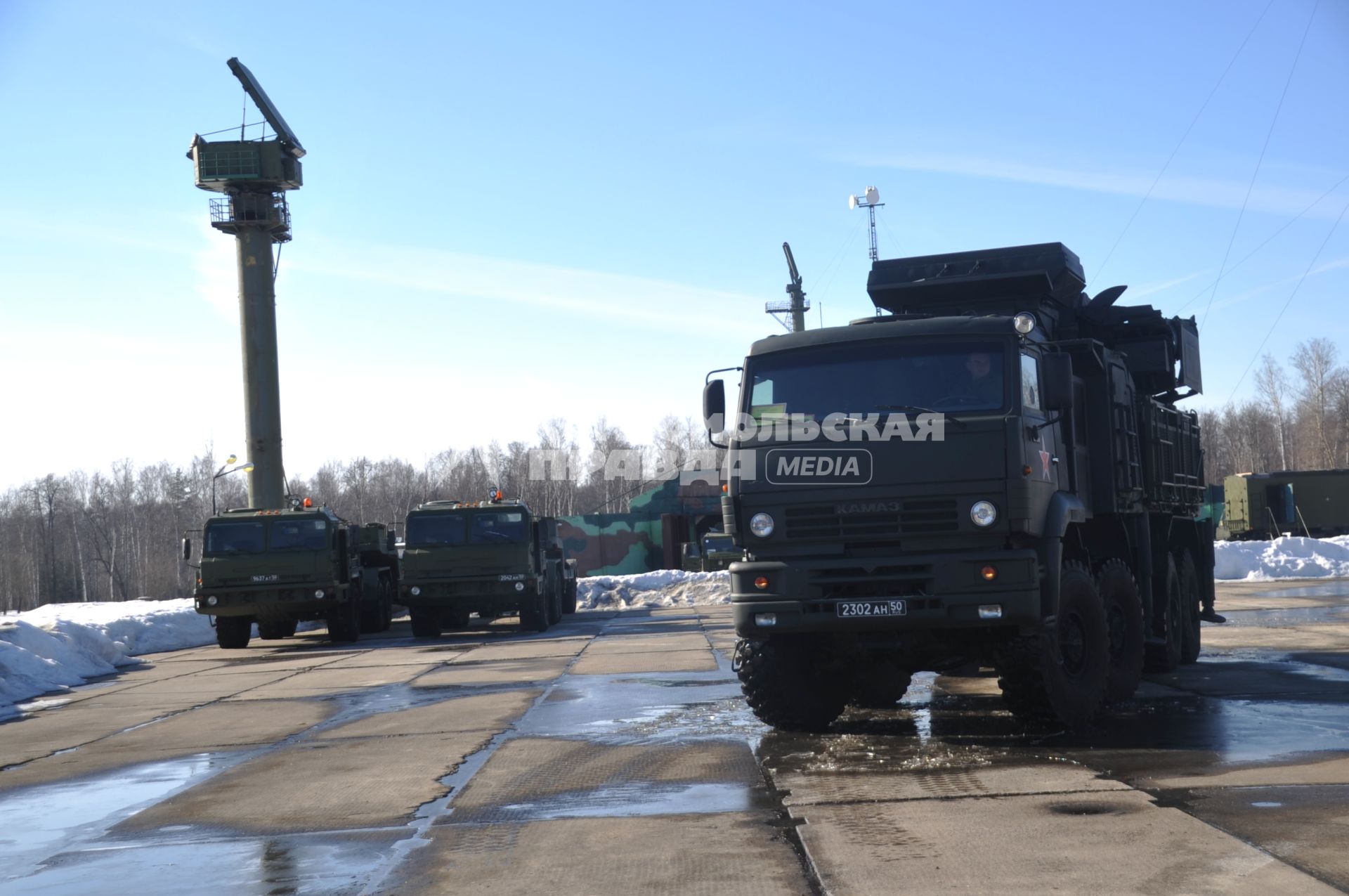 Воинская часть ПВО и воздушно-космической обороны. На снимке: самоходный зенитный ракетно-пушечный комплекс (ЗРПК) `Панцирь-С1`.