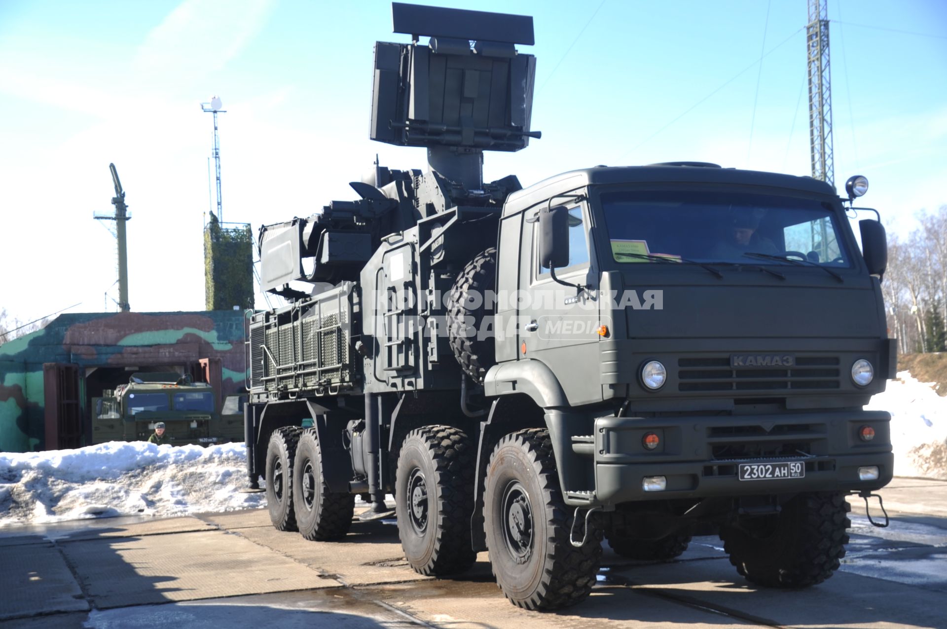 Воинская часть ПВО и воздушно-космической обороны. На снимке: самоходный зенитный ракетно-пушечный комплекс (ЗРПК) `Панцирь-С1`.