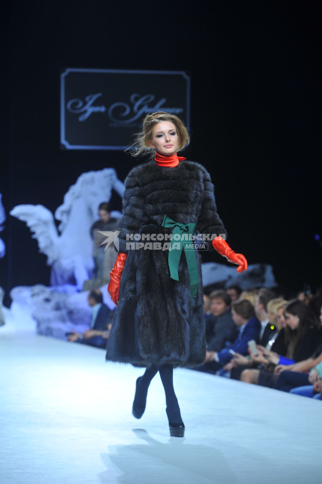 Гостиный двор. Неделя моды в Москве `Volvo Moscow Fashion Week`. Показ коллекции Igor Gulyaev.