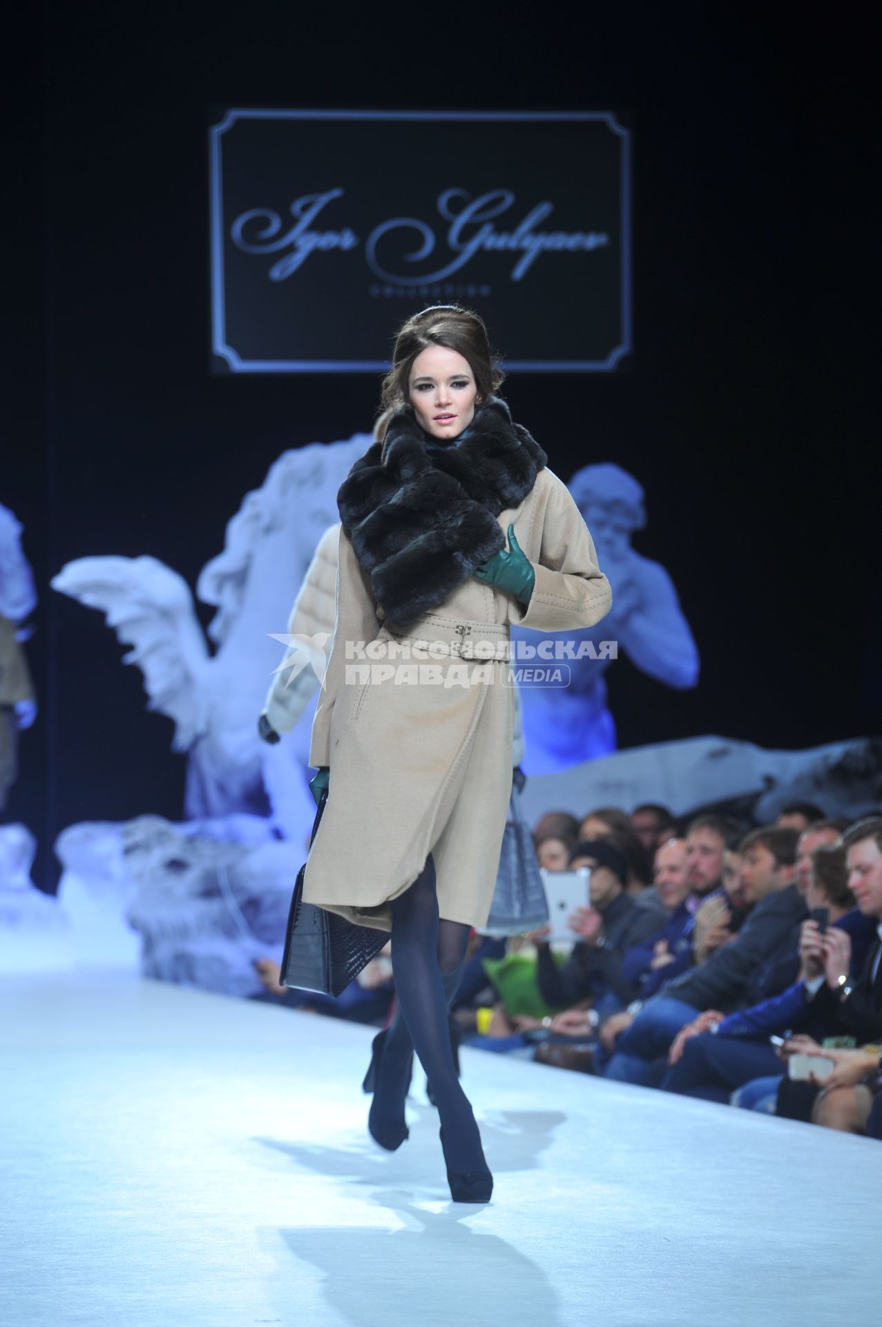 Гостиный двор. Неделя моды в Москве `Volvo Moscow Fashion Week`. Показ коллекции Igor Gulyaev.