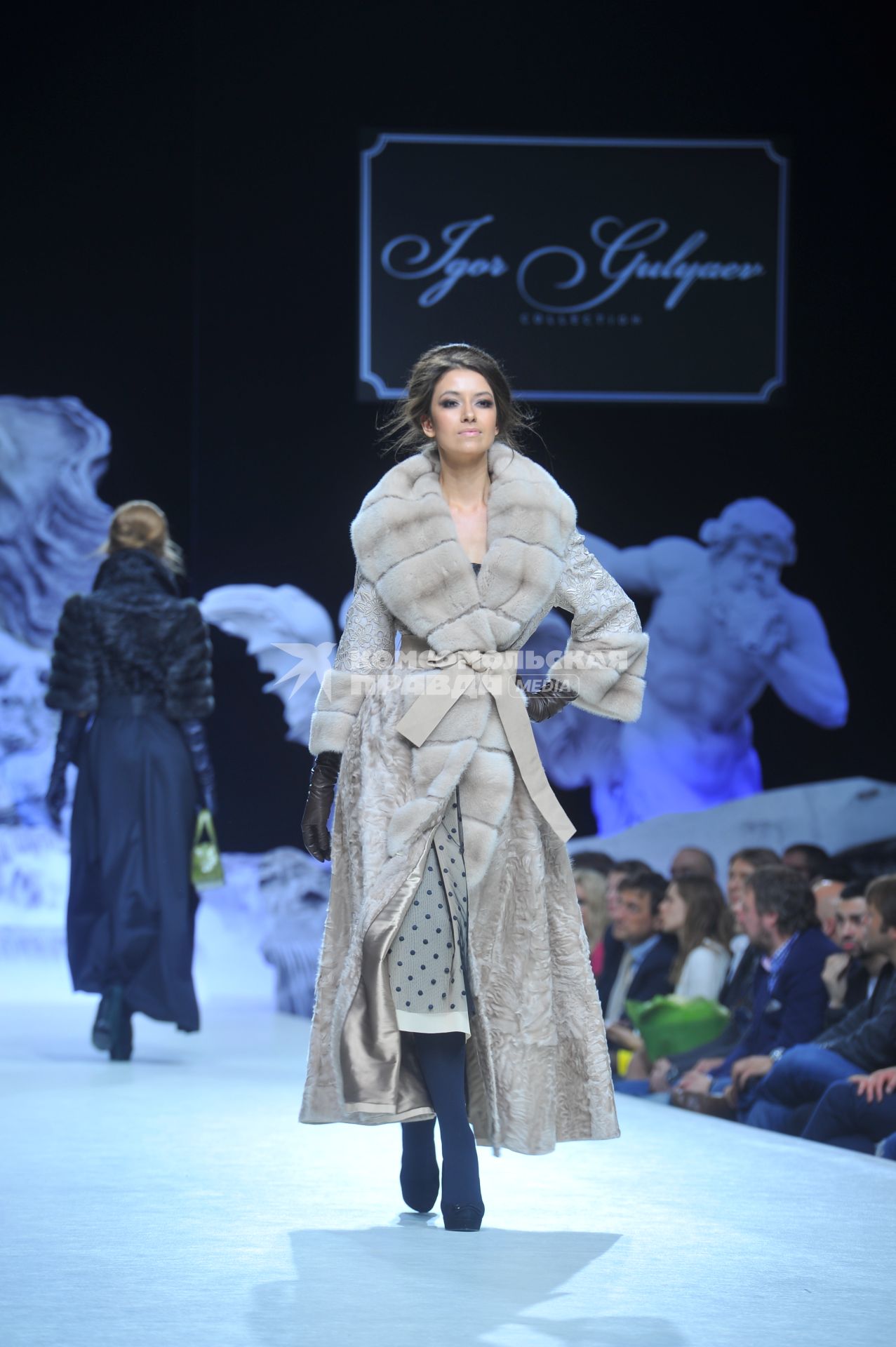 Гостиный двор. Неделя моды в Москве `Volvo Moscow Fashion Week`. Показ коллекции Igor Gulyaev.