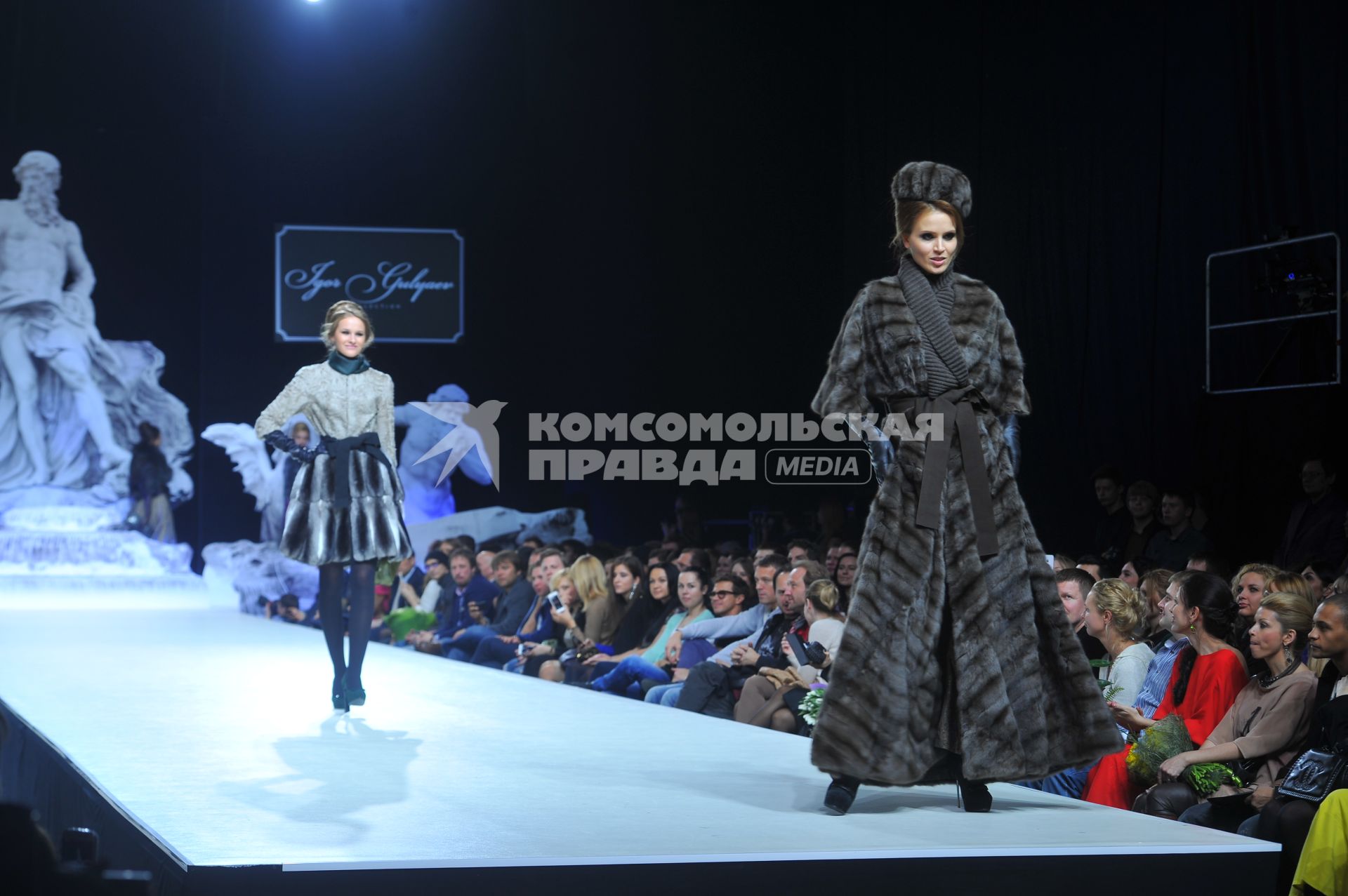 Гостиный двор. Неделя моды в Москве `Volvo Moscow Fashion Week`. Показ коллекции Igor Gulyaev.