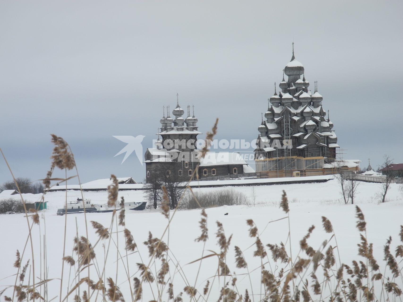 Музей-заповедник `Кижи` зимой.