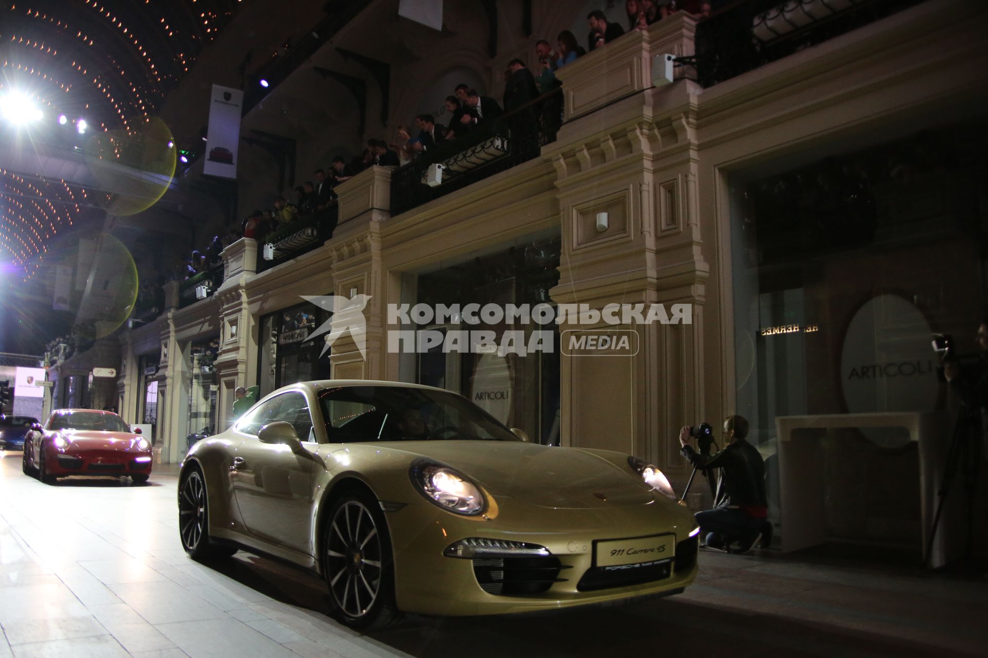 ГУМ. Вечеринка Porsche Night в честь 50-летия модели 911. На снимке: автомобиль Porsche.